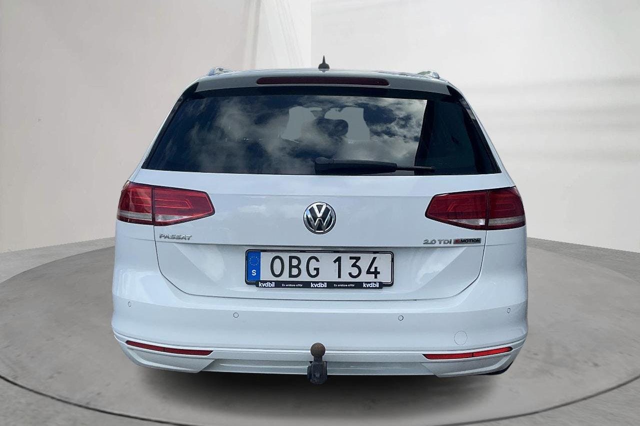 VW Passat 2.0 TDI Sportscombi 4MOTION (150hk) - 22 211 mil - Manuell - vit - 2016