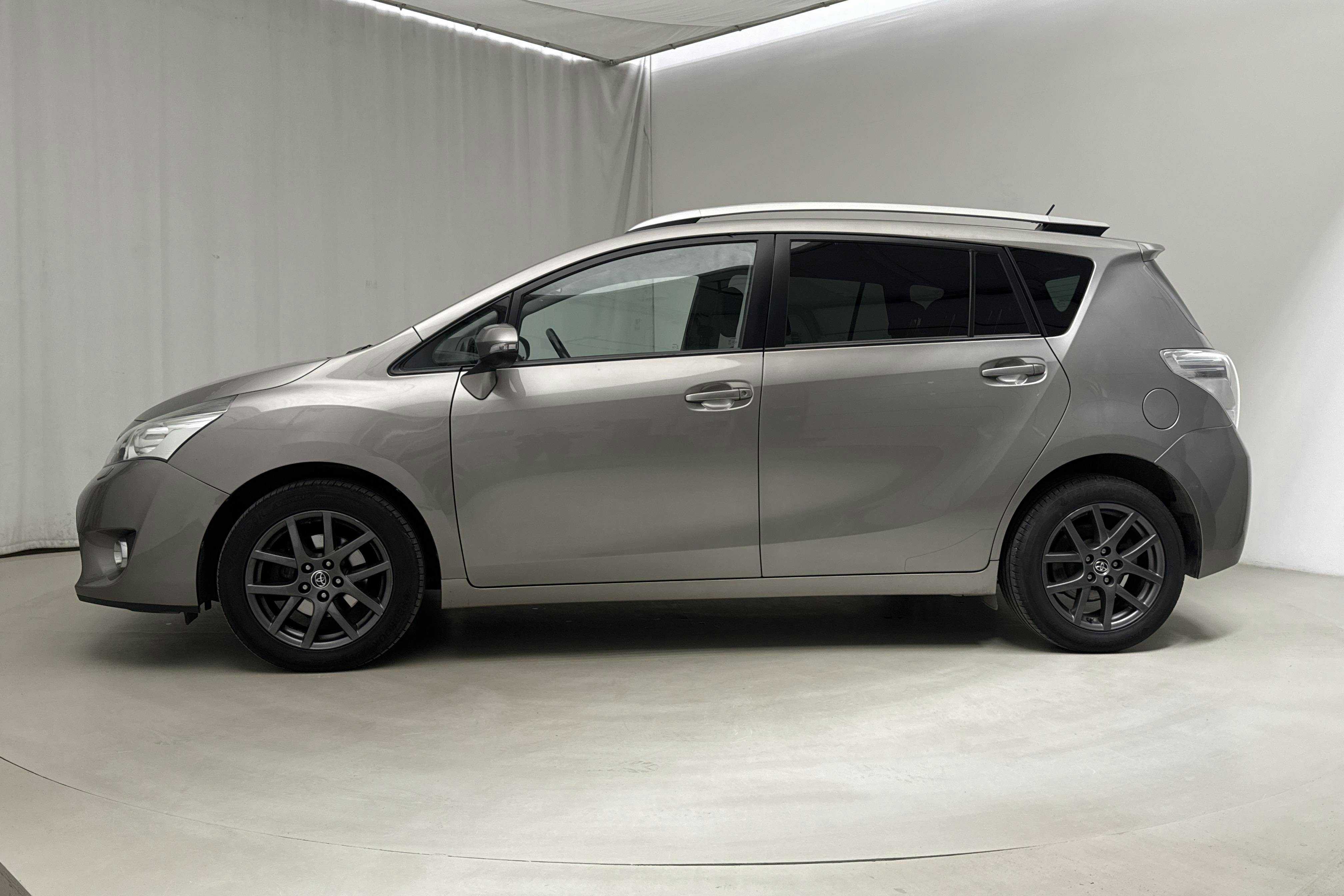 Toyota Verso VVT-i 1.8 (147hk) - 10 939 mil - Automat - brun - 2016