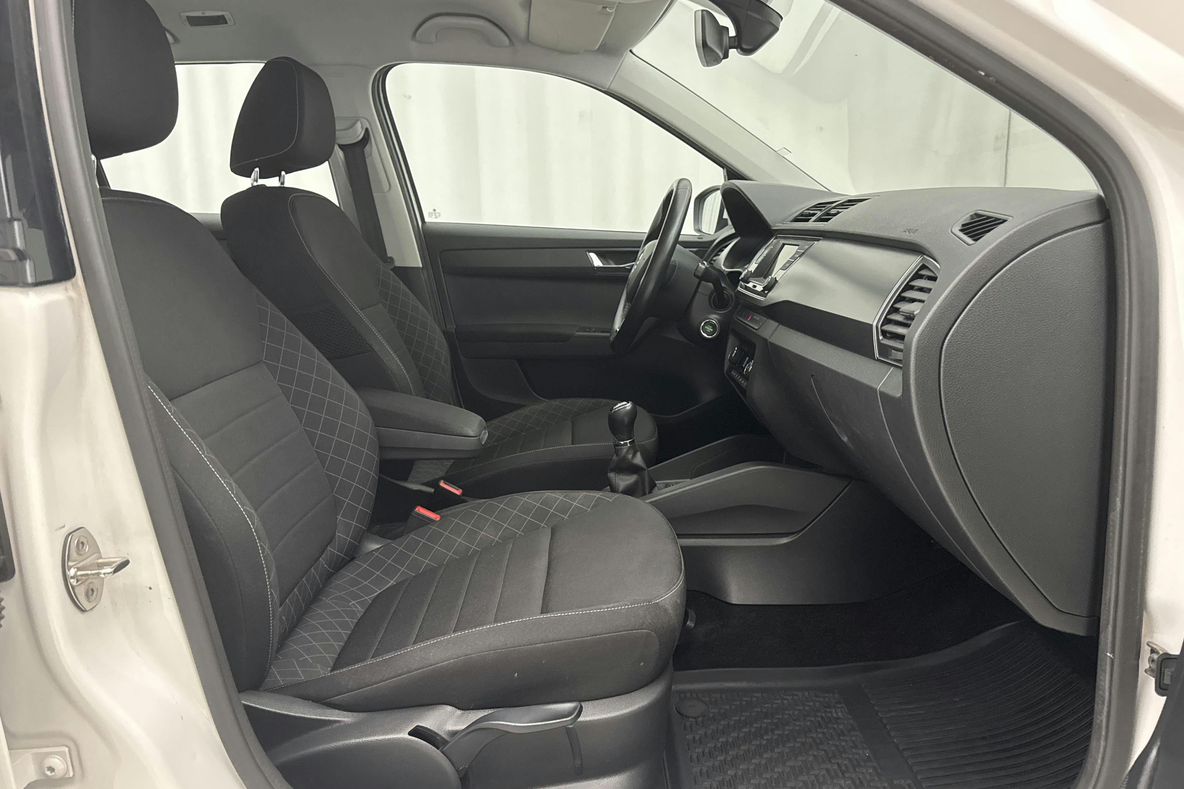 Skoda Fabia 1.2 TSI Kombi (110hk) - 14 779 mil - Manuell - vit - 2016