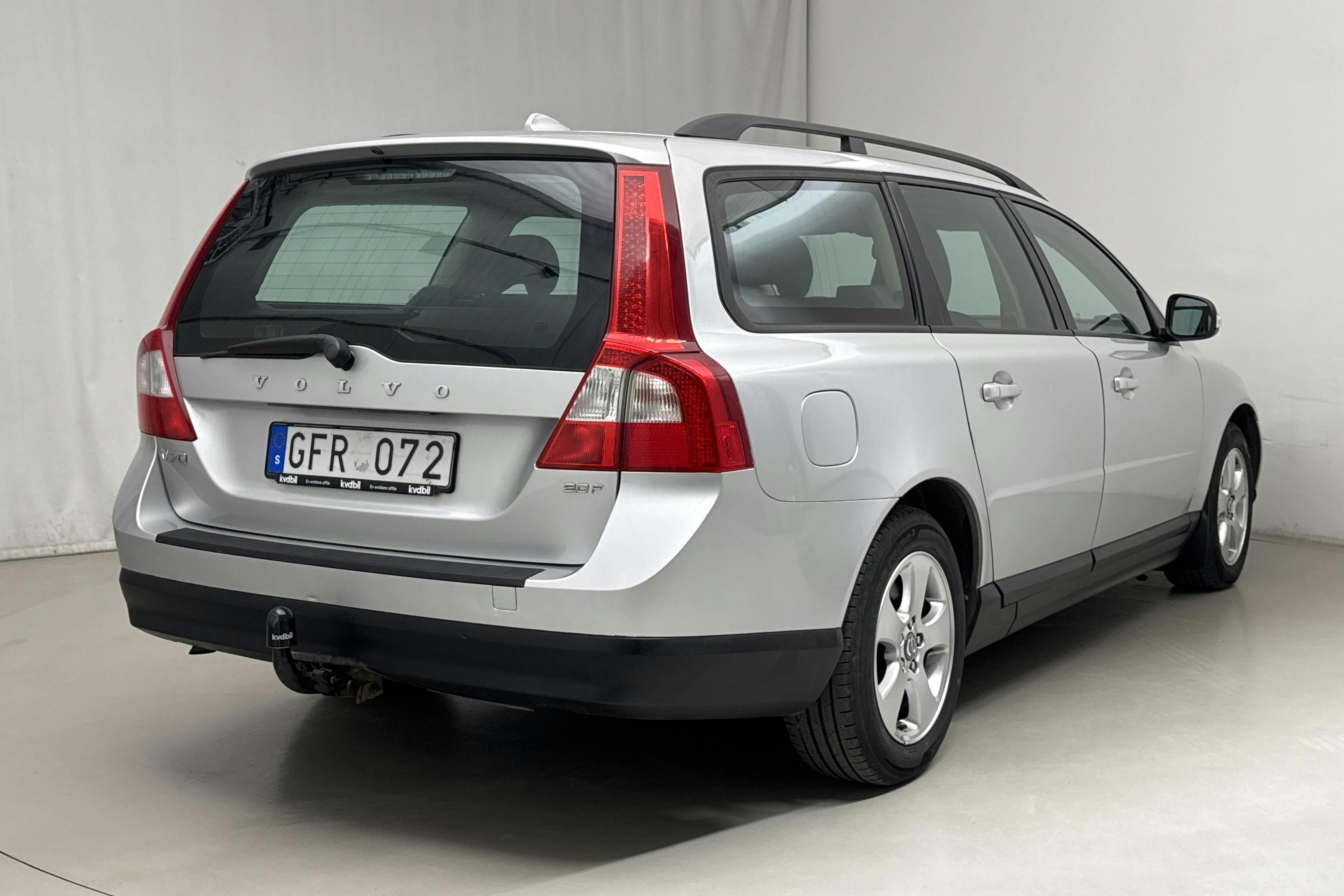 Volvo V70 II 2.0F (145hk) - 22 687 mil - Manuell - Light Grey - 2009