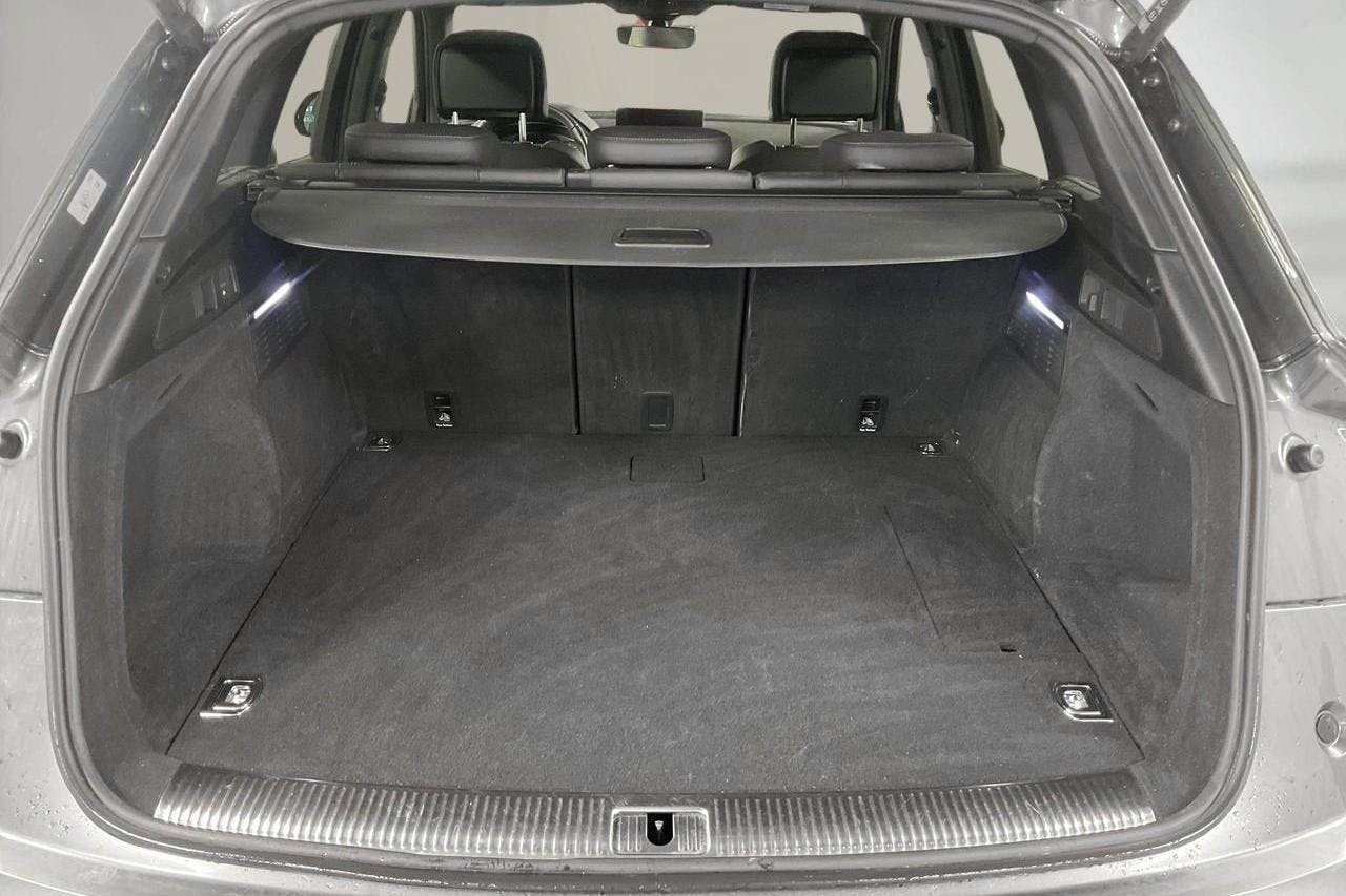 Audi Q5 55 TFSI e quattro (367hk) - 7 613 mil - Automat - grå - 2023
