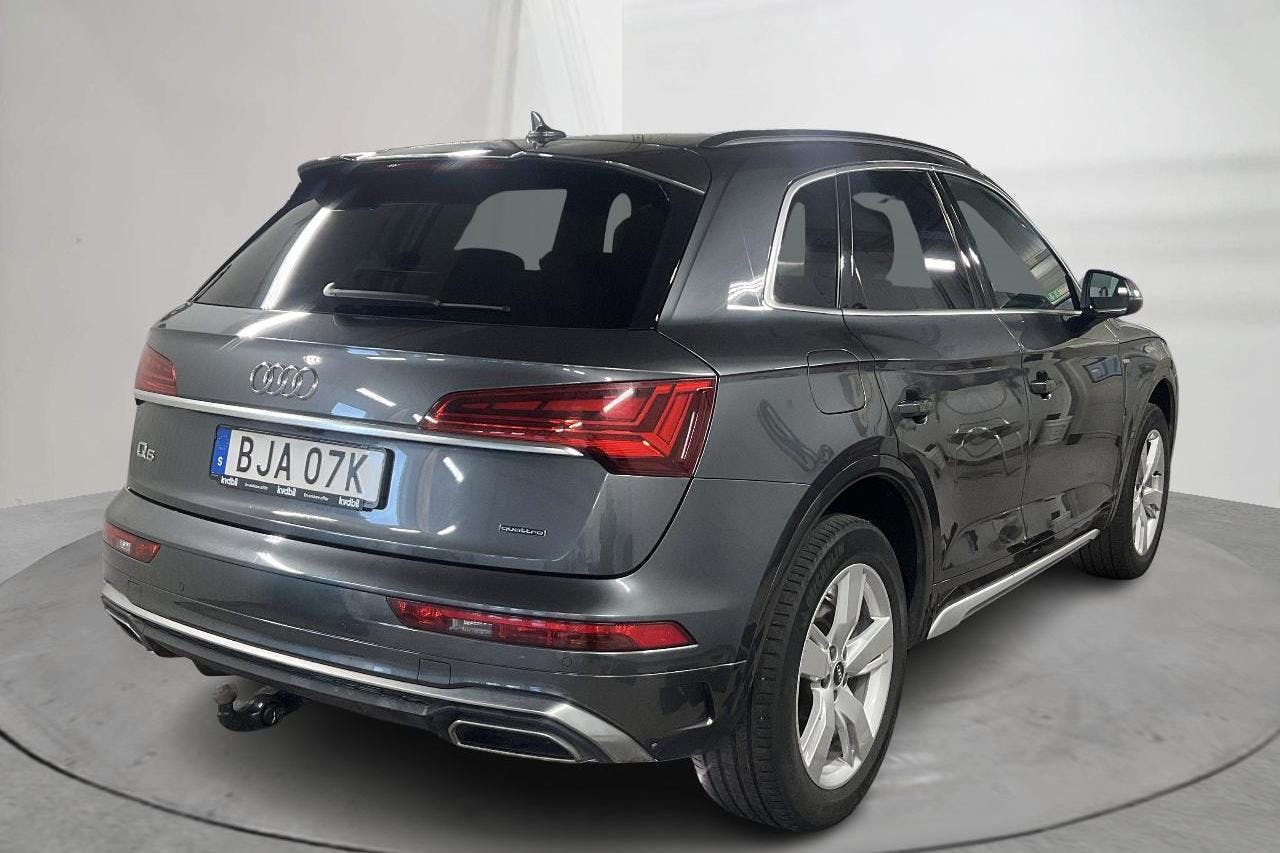 Audi Q5 55 TFSI e quattro (367hk) - 7 613 mil - Automat - grå - 2023