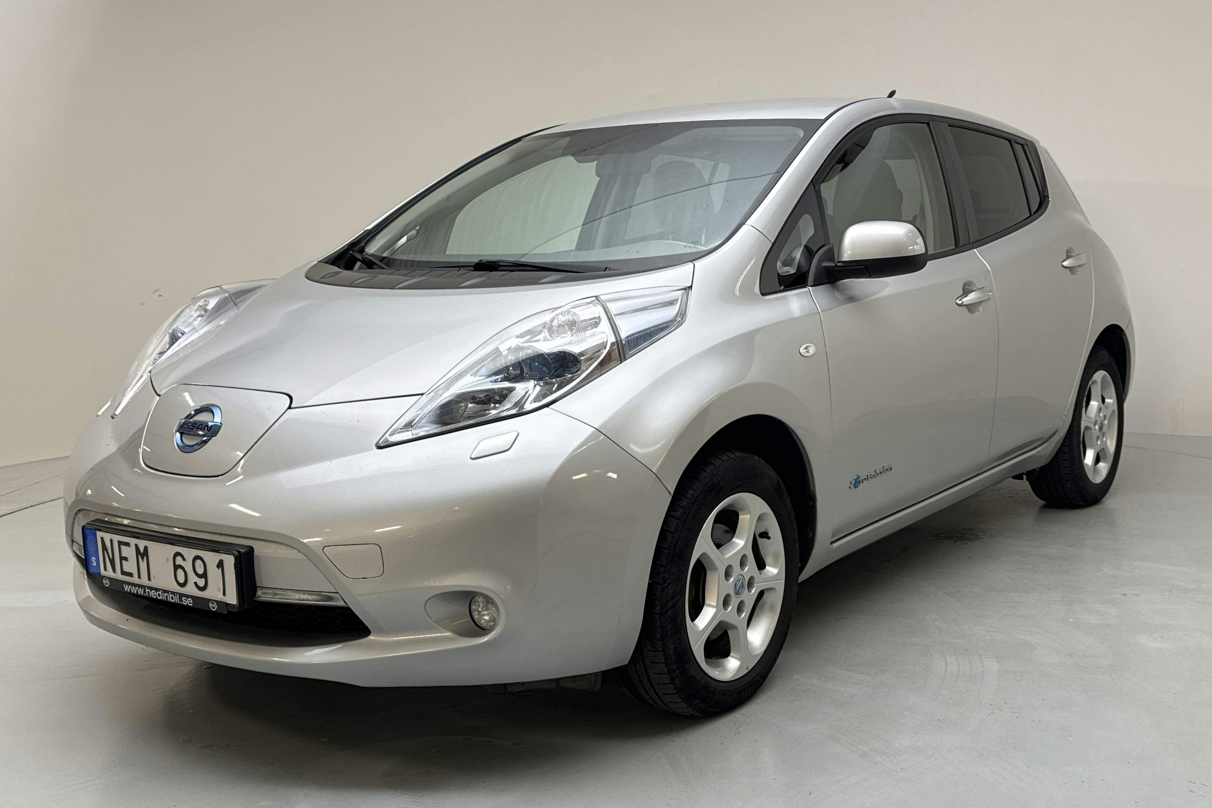 Nissan LEAF 5dr (109hk) - 154 670 km - Automaattinen - hopea - 2013