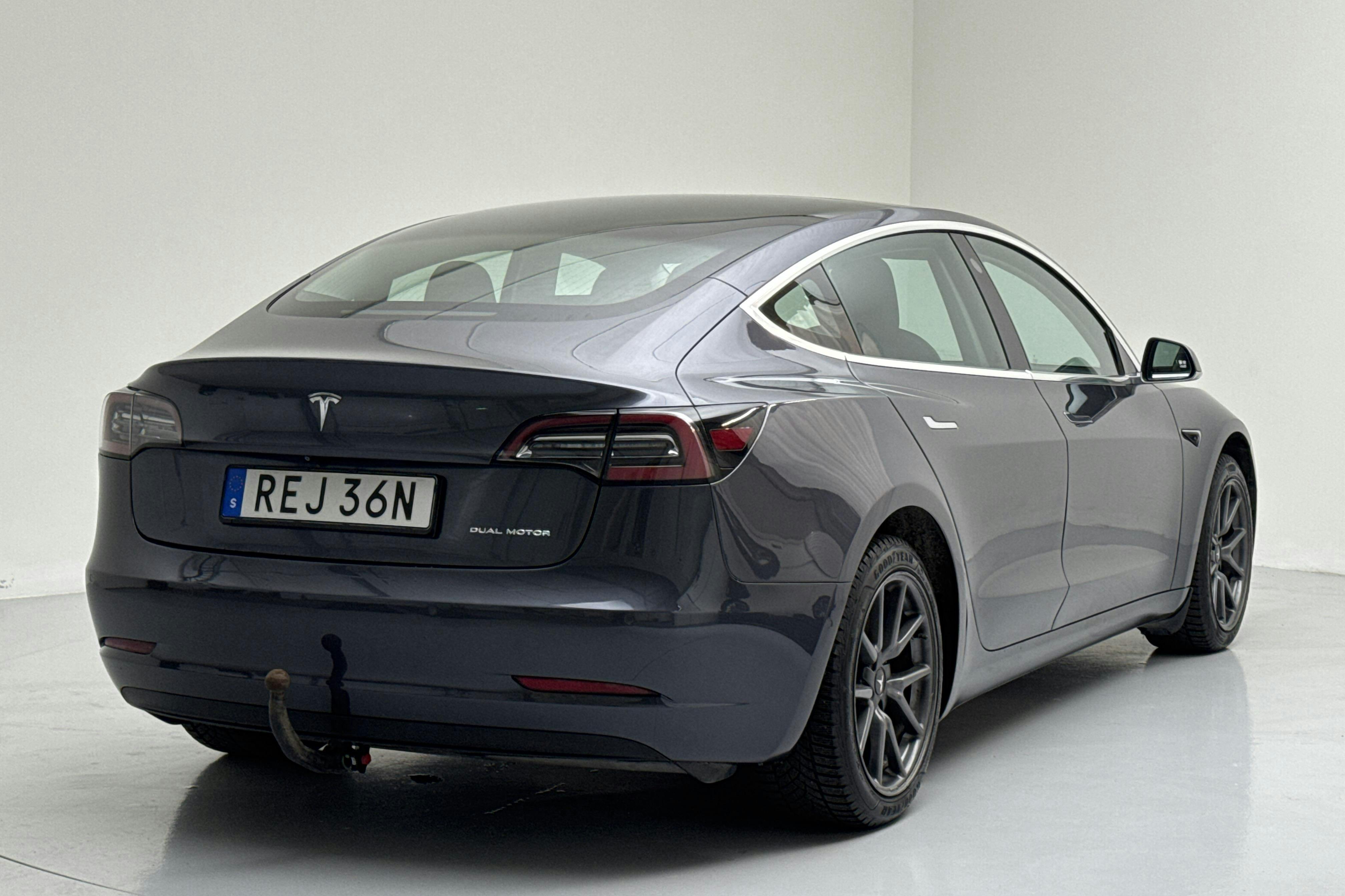 Tesla Model 3 Long Range Dual Motor AWD - 17 776 mil - Automat - grå - 2019