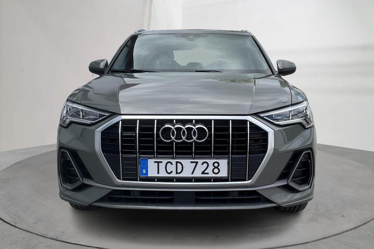 Audi Q3 35 TDI quattro (150hk) - 8 450 mil - Manuell - grå - 2019