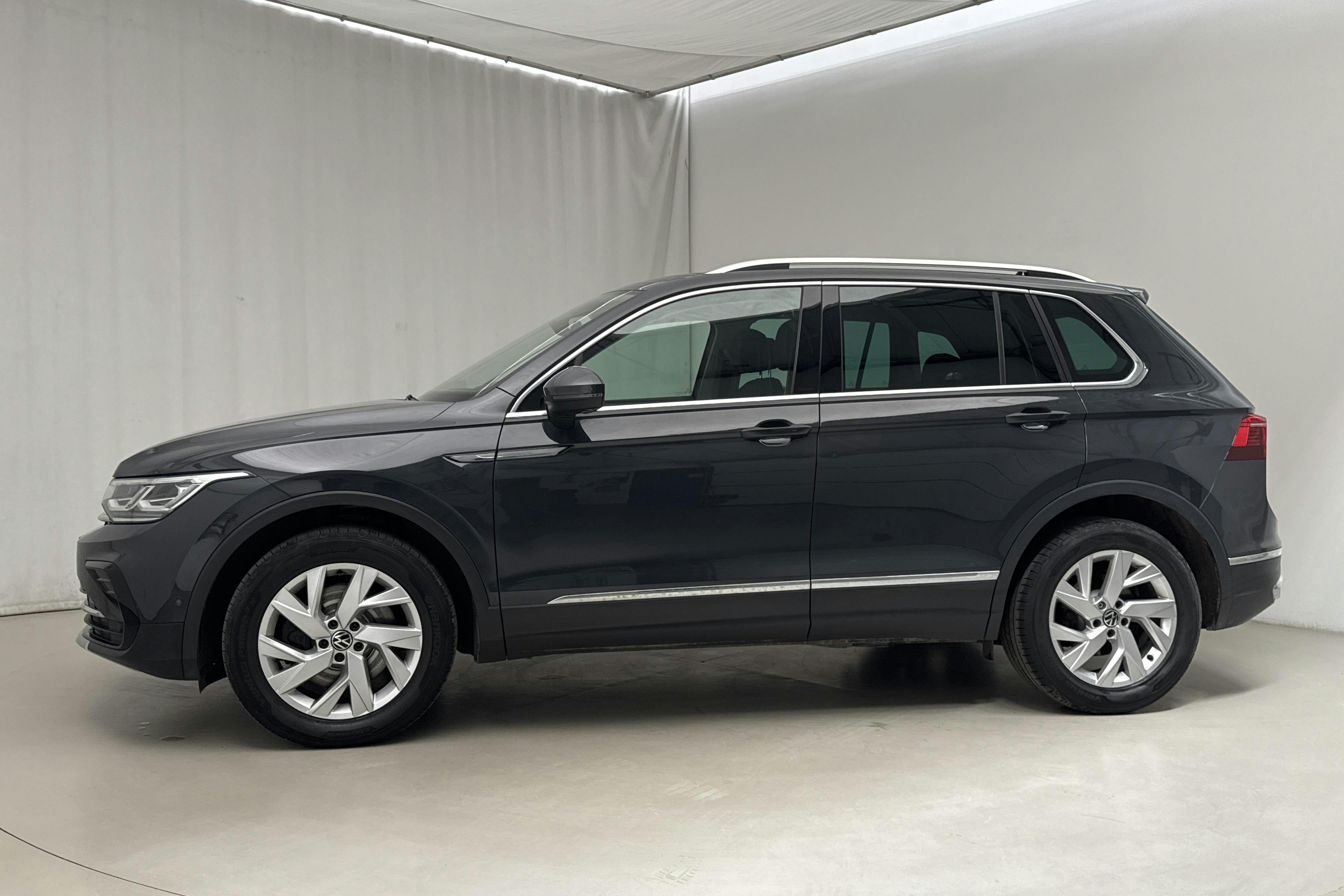 VW Tiguan 2.0 TSI 4MOTION (190hk) - 11 478 mil - Automat - grå - 2022