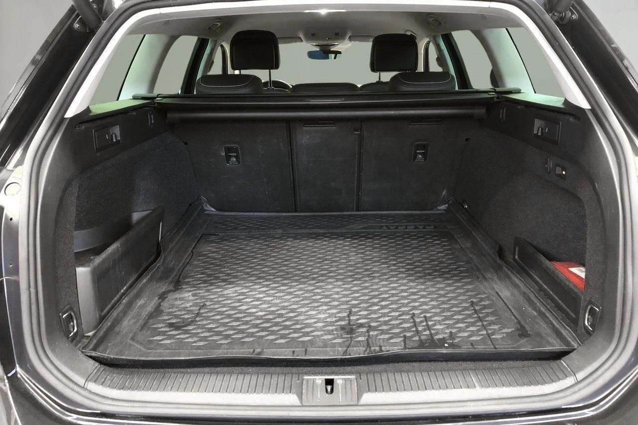VW Passat 1.4 GTE Sportscombi (218hk) - 8 321 mil - Automat - Dark Grey - 2021