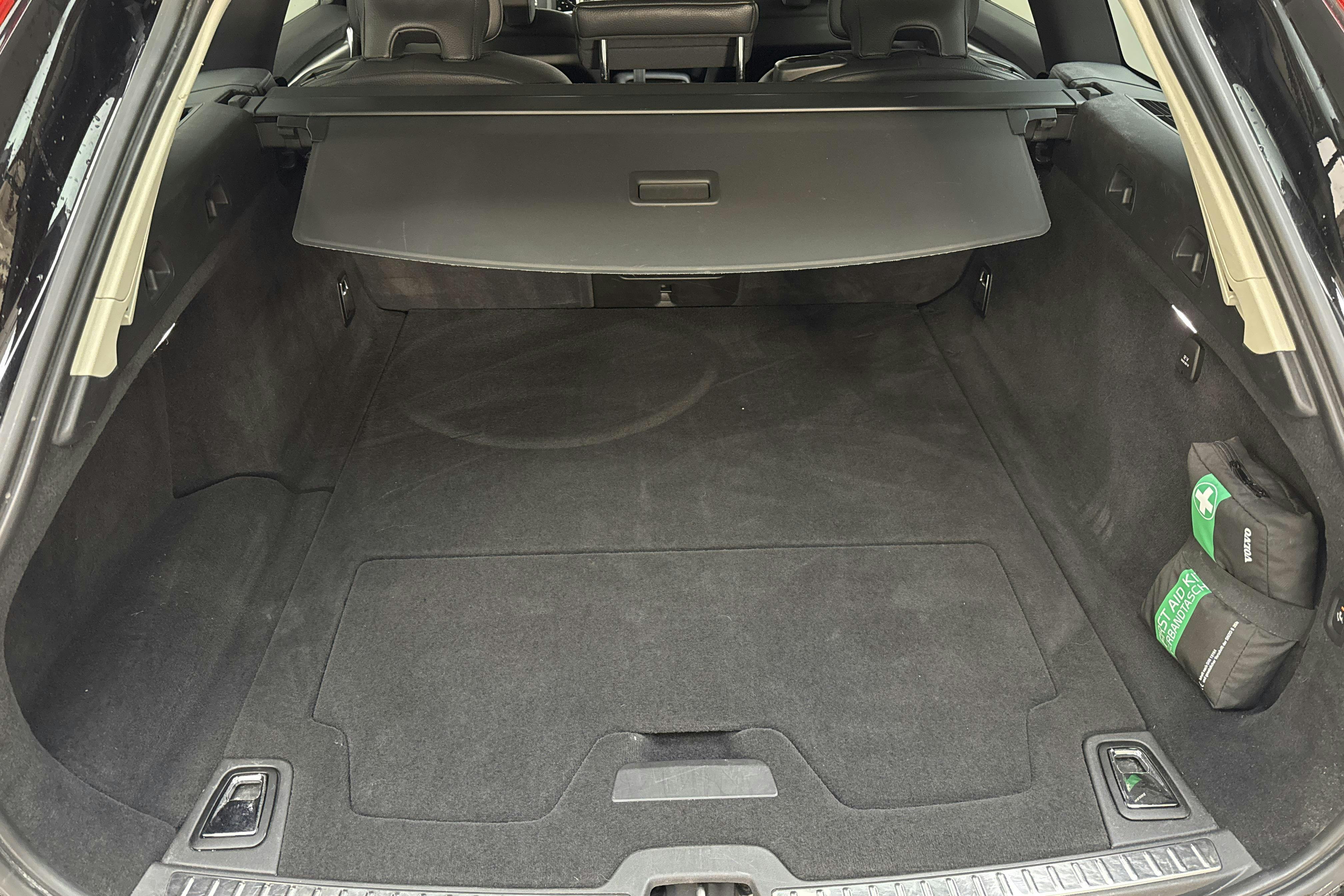 Volvo V90 B4 AWD Mildhybrid, Diesel (190hk) - 11 430 mil - Automat - svart - 2022
