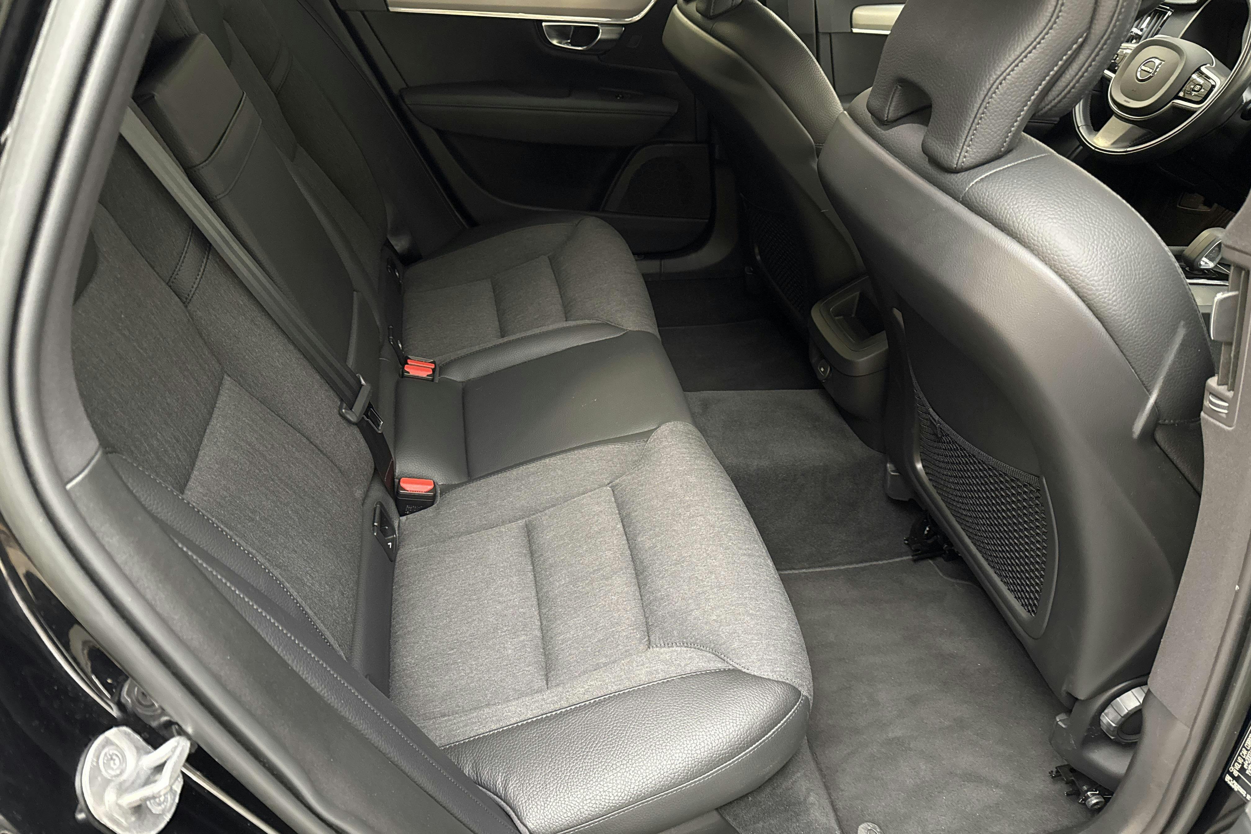Volvo V90 B4 AWD Mildhybrid, Diesel (190hk) - 11 430 mil - Automat - svart - 2022