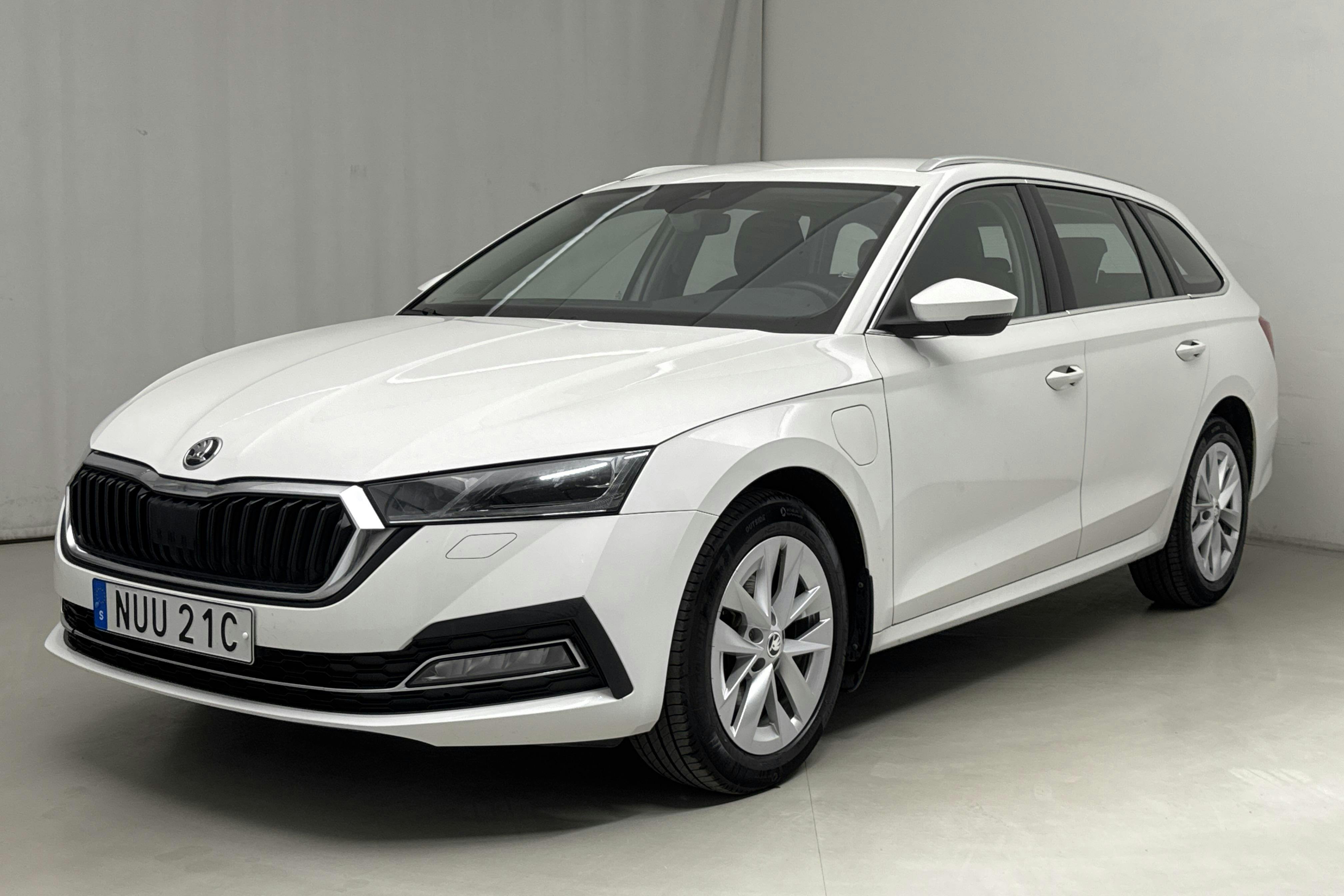 Skoda Octavia 1.4 iV PHEV Combi (204hk) - 89 930 km - Automatic - white - 2022