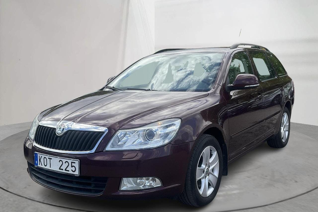 Skoda Octavia II 2.0 TDI Kombi 4X4 (140hk) - 22 717 mil - Manuell - Dark Red - 2010