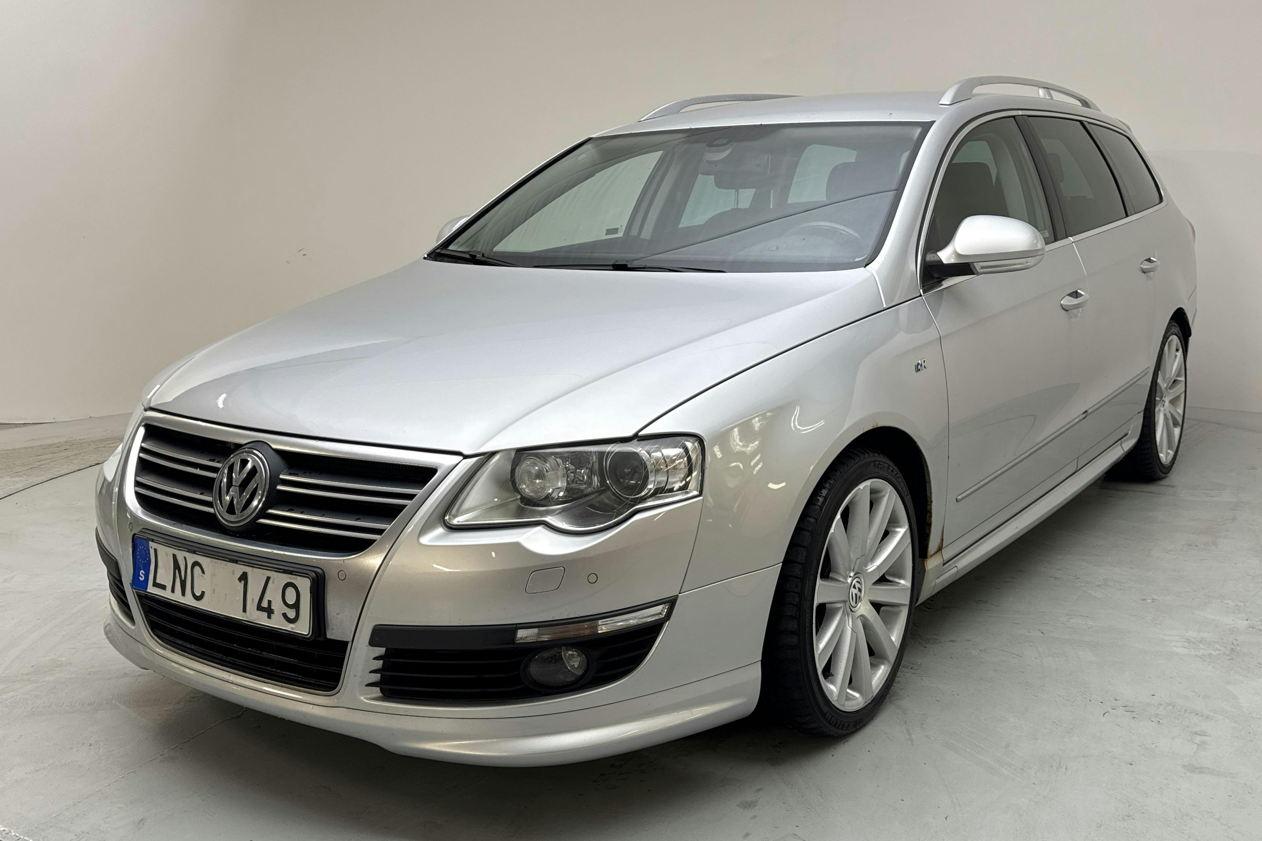 VW Passat 2.0 TDI 4-Motion Variant (170hk) - 182 080 km - Automaatne - hõbe - 2010