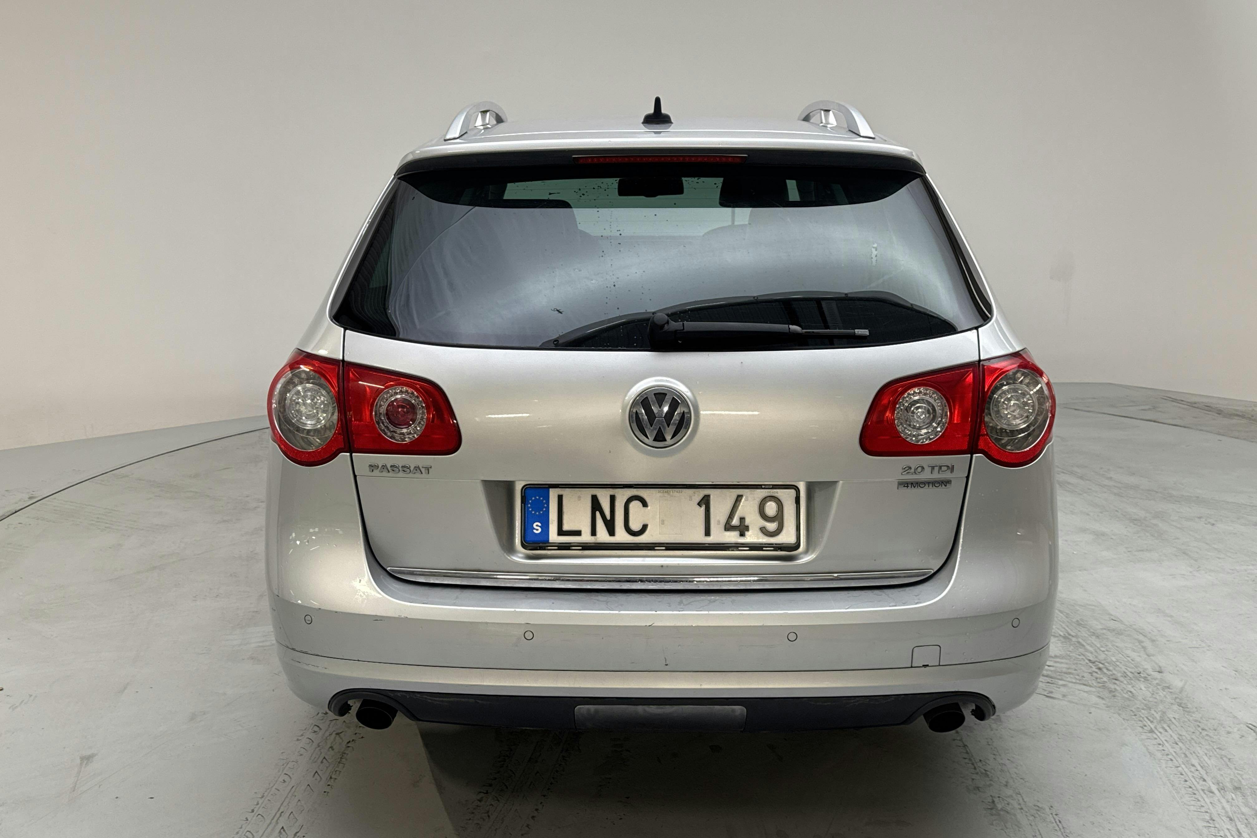 VW Passat 2.0 TDI 4-Motion Variant (170hk) - 18 208 mil - Automat - silver - 2010