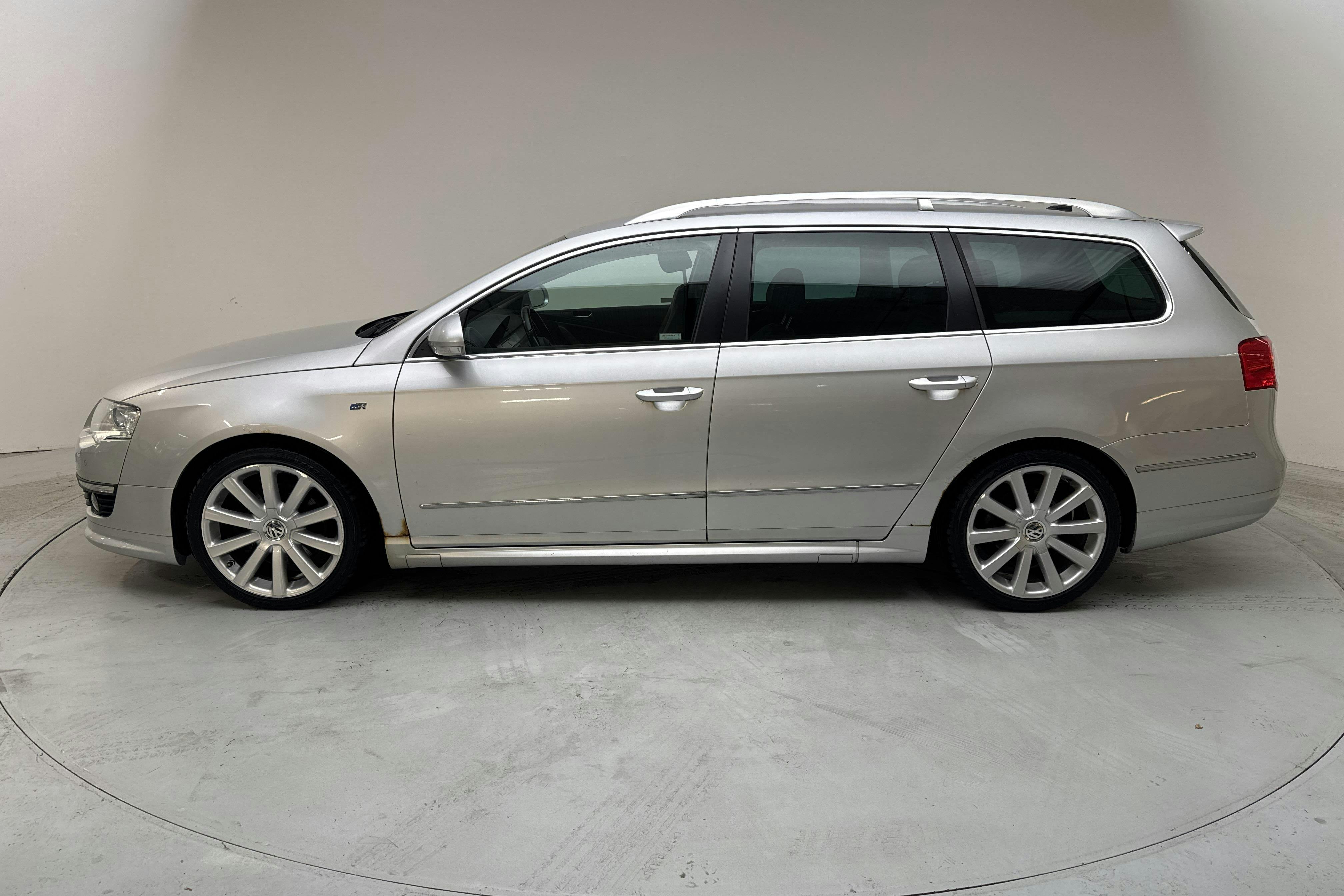 VW Passat 2.0 TDI 4-Motion Variant (170hk) - 18 208 mil - Automat - silver - 2010