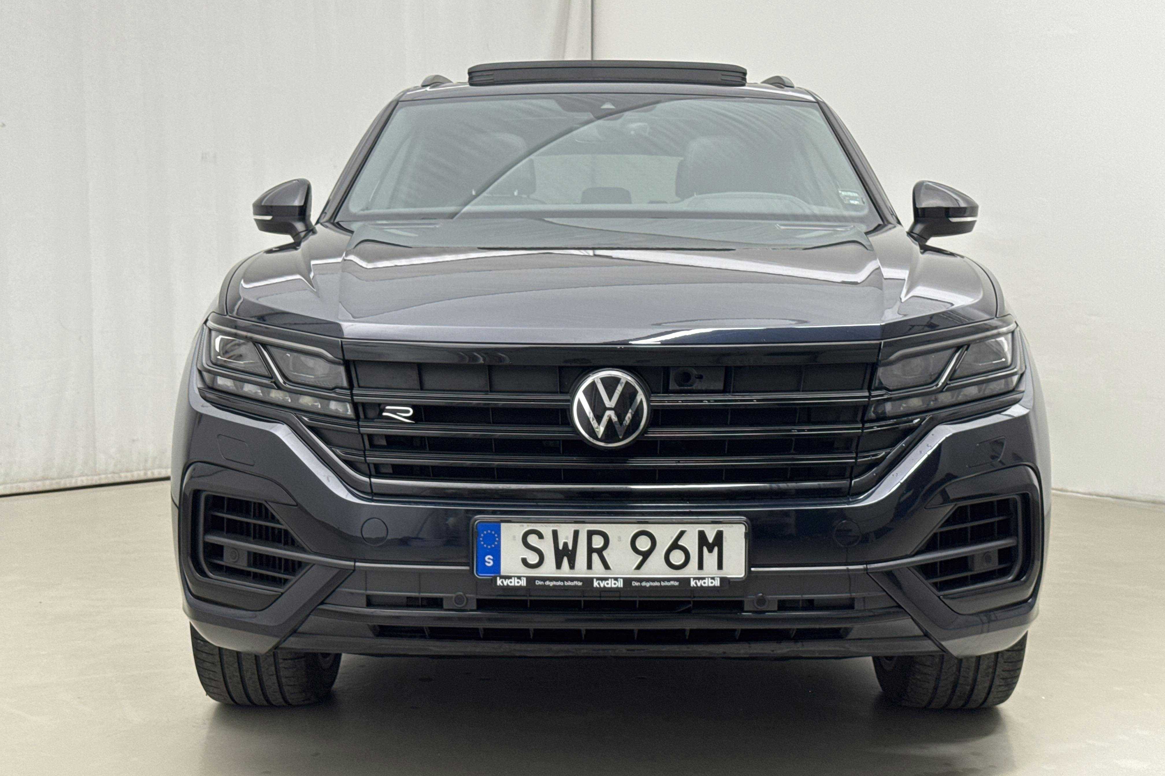 VW Touareg R V6 TSI e-Hybrid 4Motion (462hk) - 10 878 mil - Automat - Dark Blue - 2021