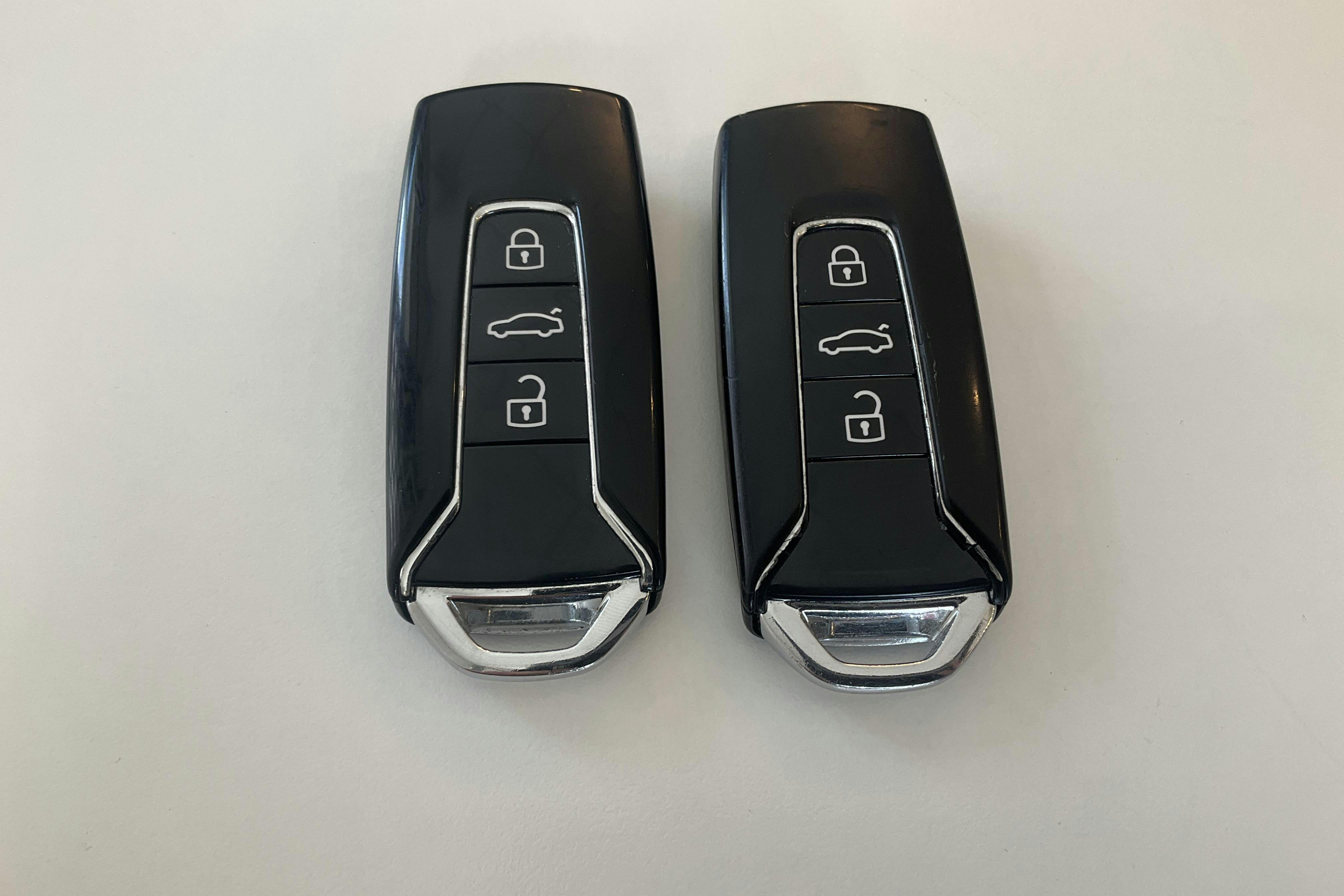 Presentationsfoto 26 av 26: VW Touareg R V6 TSI e-Hybrid 4Motion (462hk) - 10 230 mil - Automat - blå - 2021