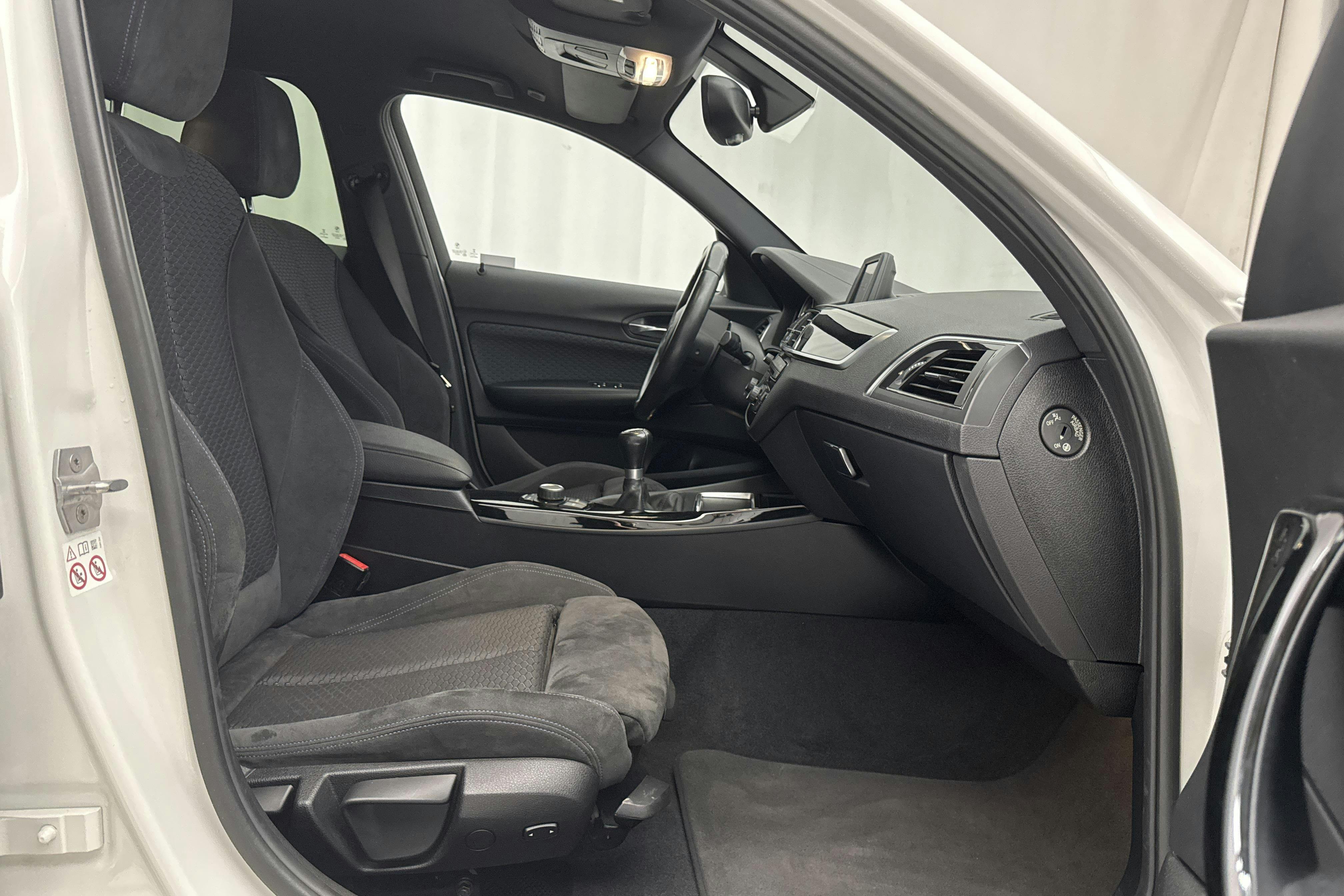 BMW 118d xDrive 5dr, F20 (150hk) - 8 213 mil - Manuell - vit - 2018