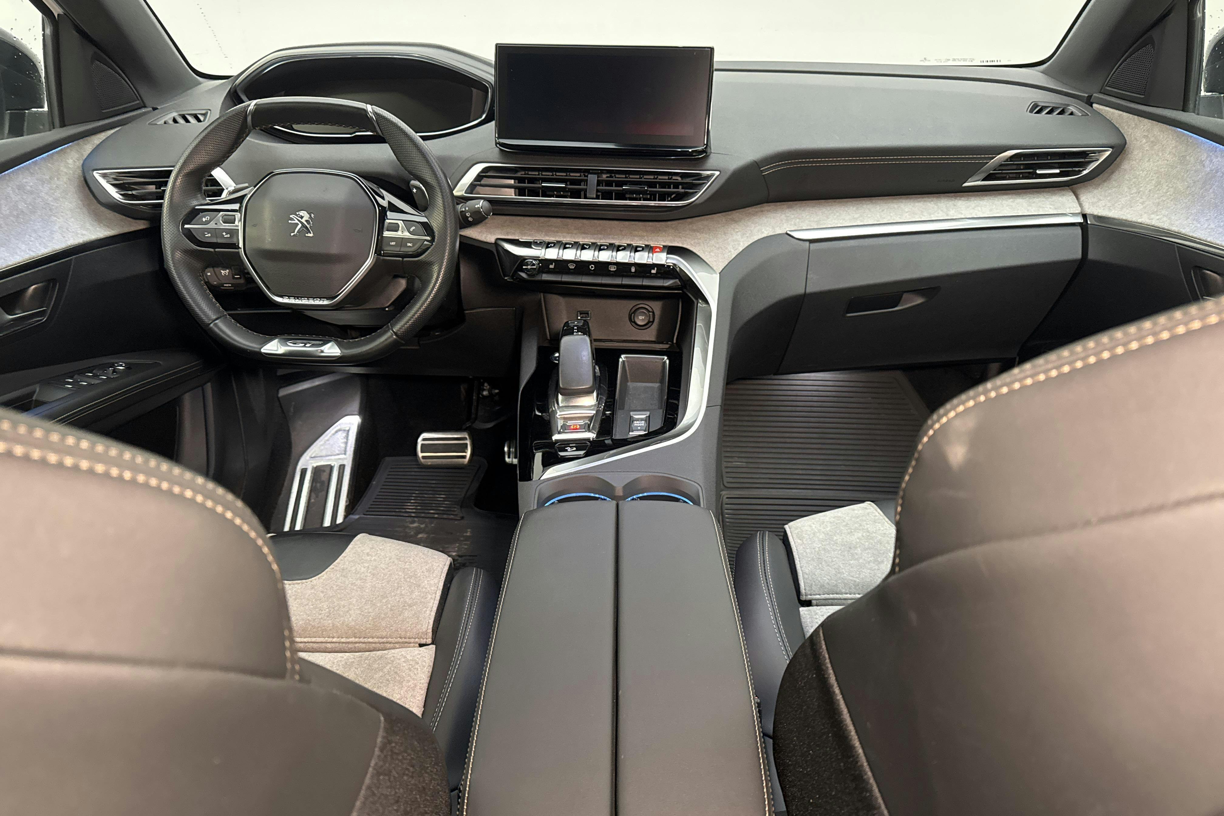 Peugeot 3008 1.6 Plug-in Hybrid 4 (300hk) - 81 570 km - Automaatne - valge - 2021