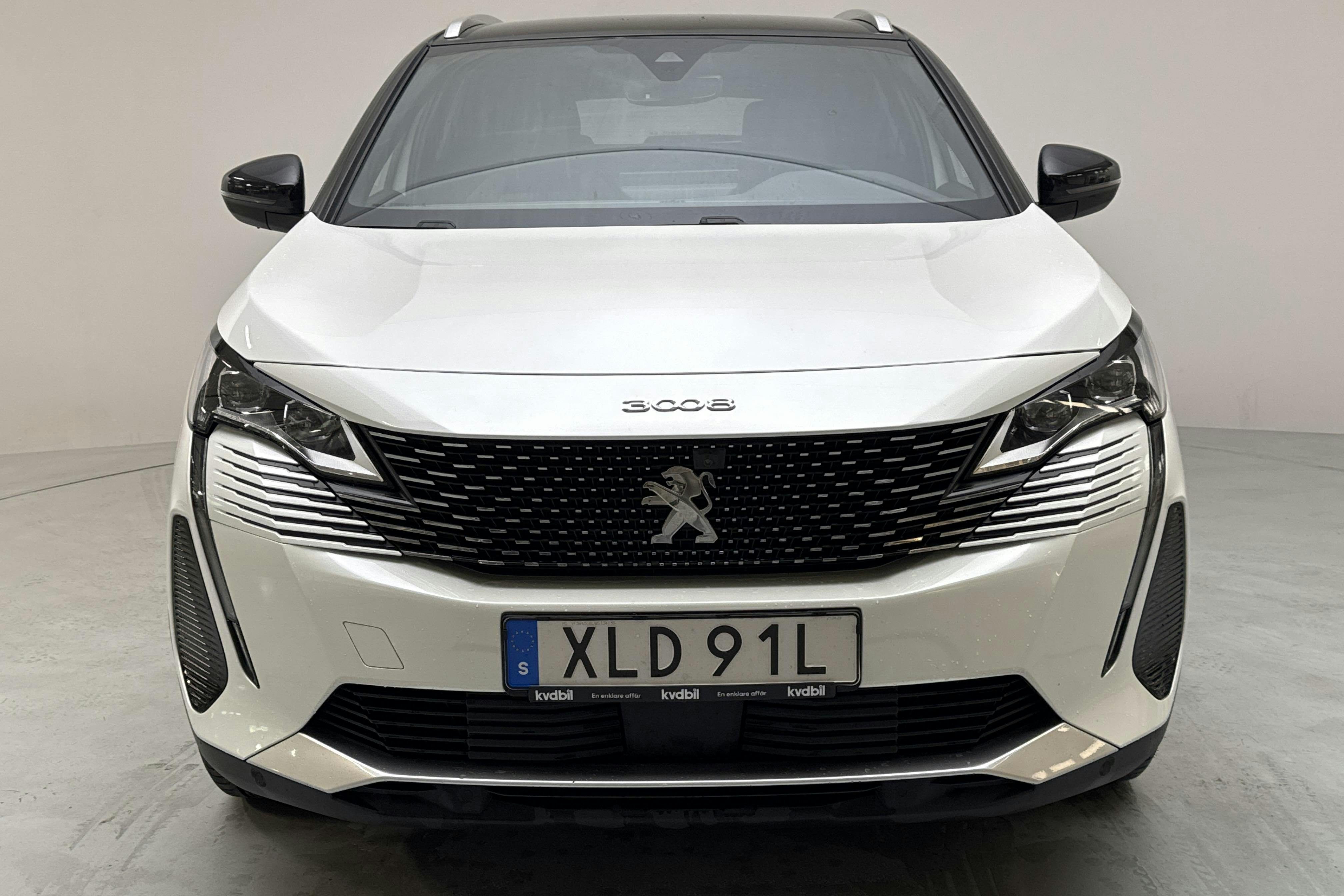 Peugeot 3008 1.6 Plug-in Hybrid 4 (300hk) - 81 570 km - Automaatne - valge - 2021