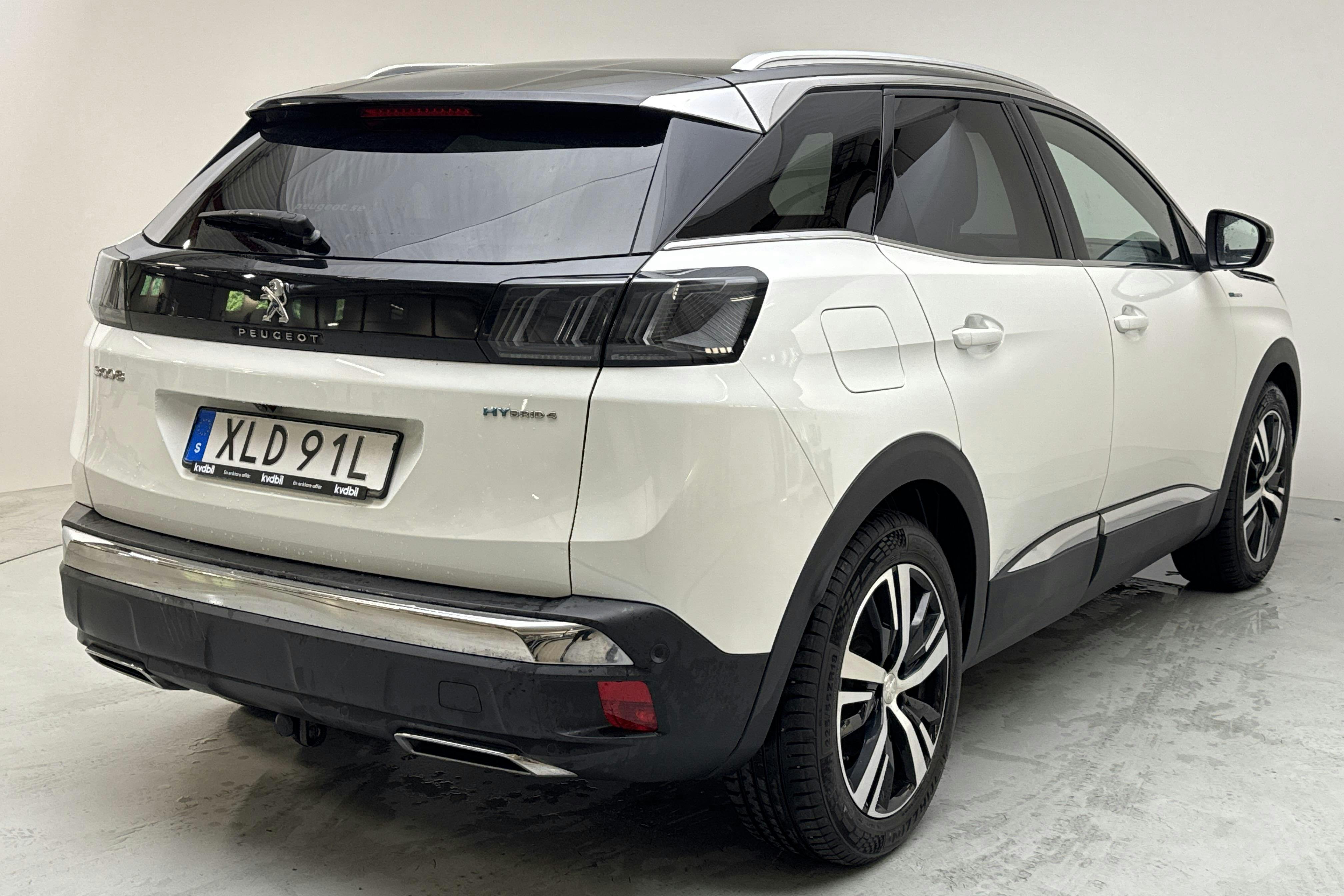 Peugeot 3008 1.6 Plug-in Hybrid 4 (300hk) - 81 570 km - Automaatne - valge - 2021