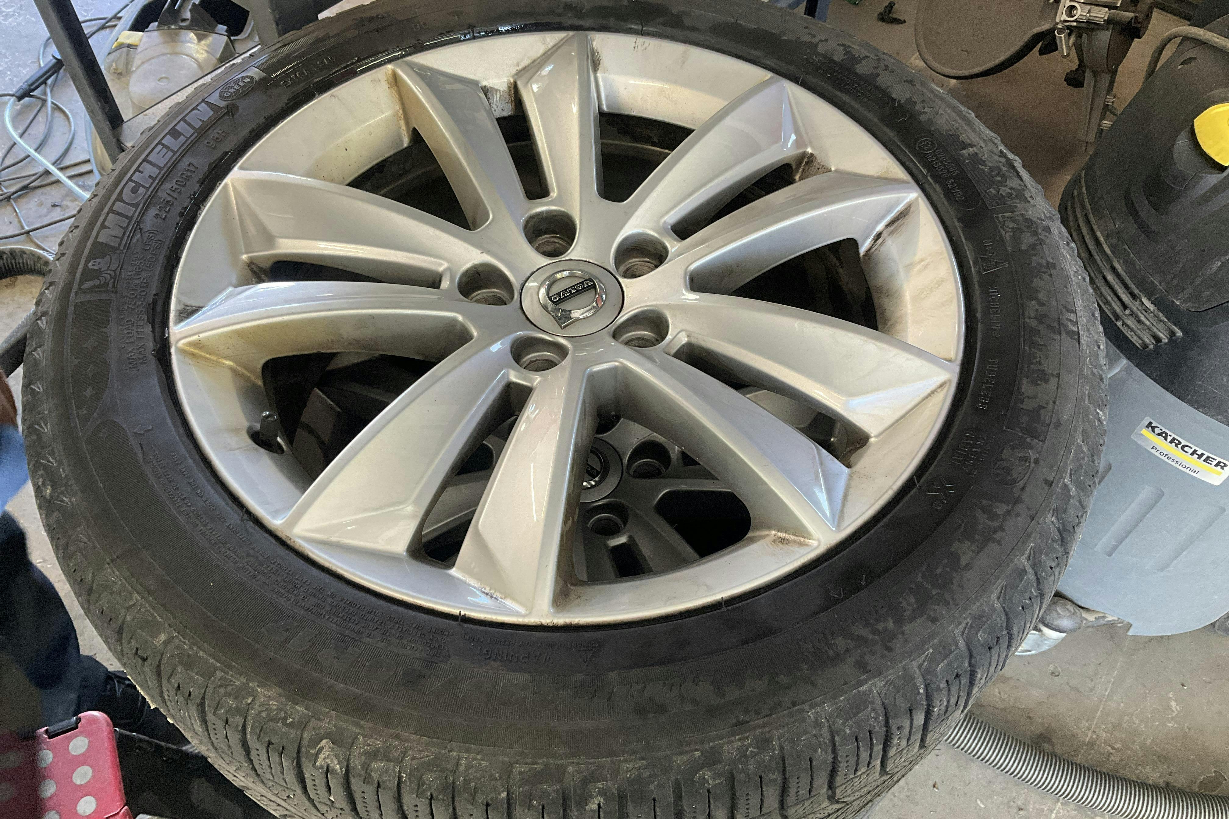Volvo V60 D3 (150hk) - 13 538 mil - Automat - svart - 2020