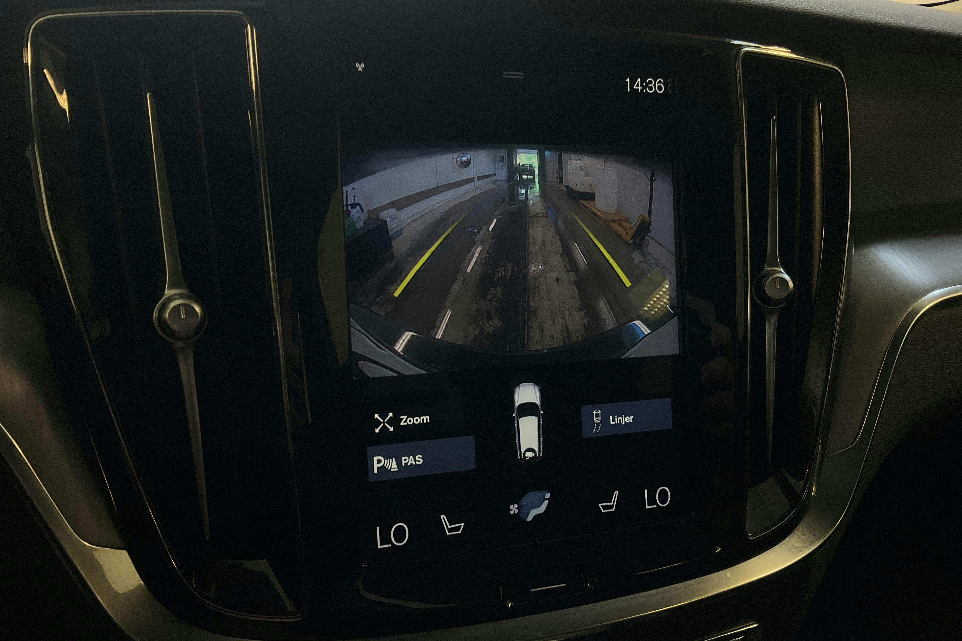 Volvo V60 D3 (150hk) - 13 538 mil - Automat - svart - 2020