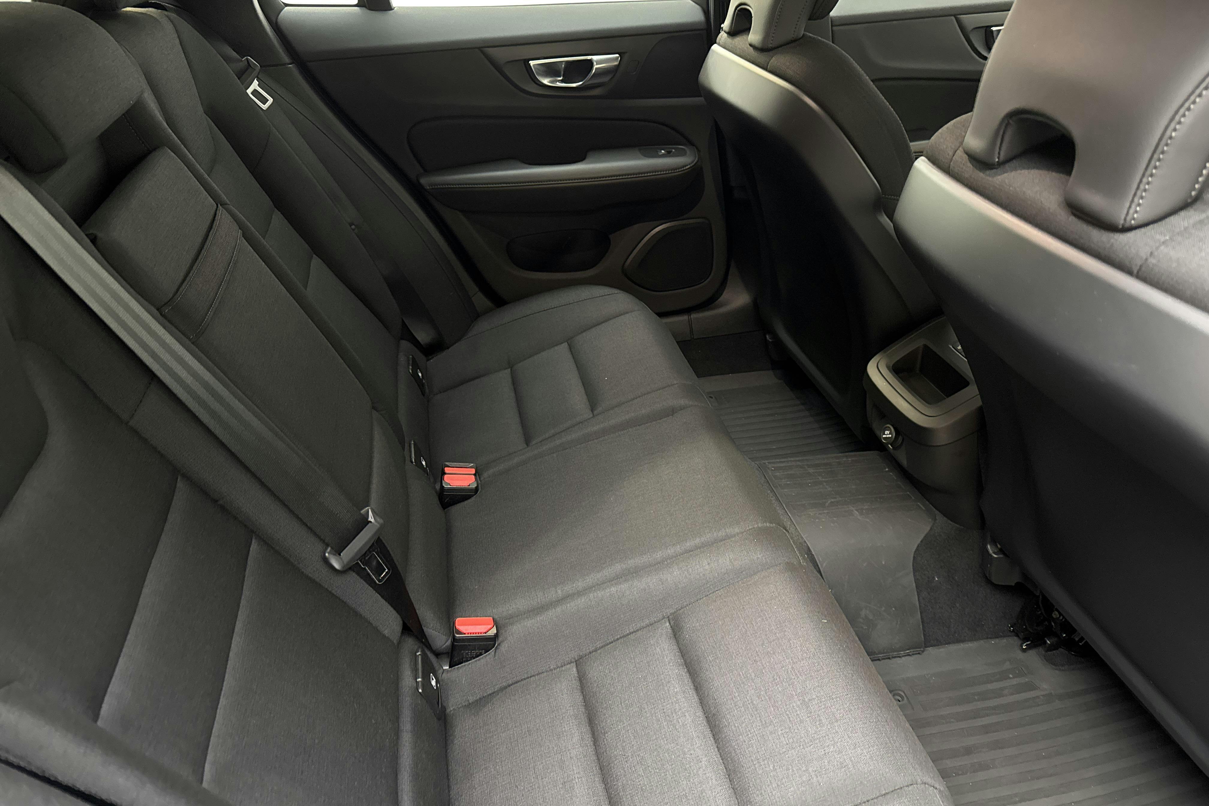 Volvo V60 D3 (150hk) - 13 538 mil - Automat - svart - 2020