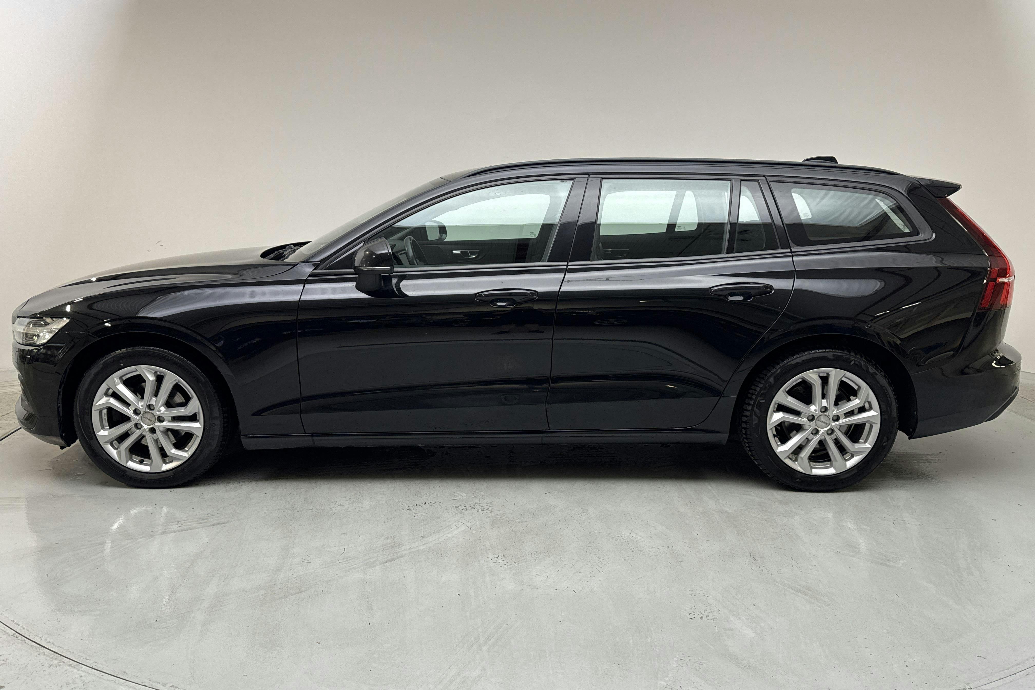 Volvo V60 D3 (150hk) - 13 538 mil - Automat - svart - 2020