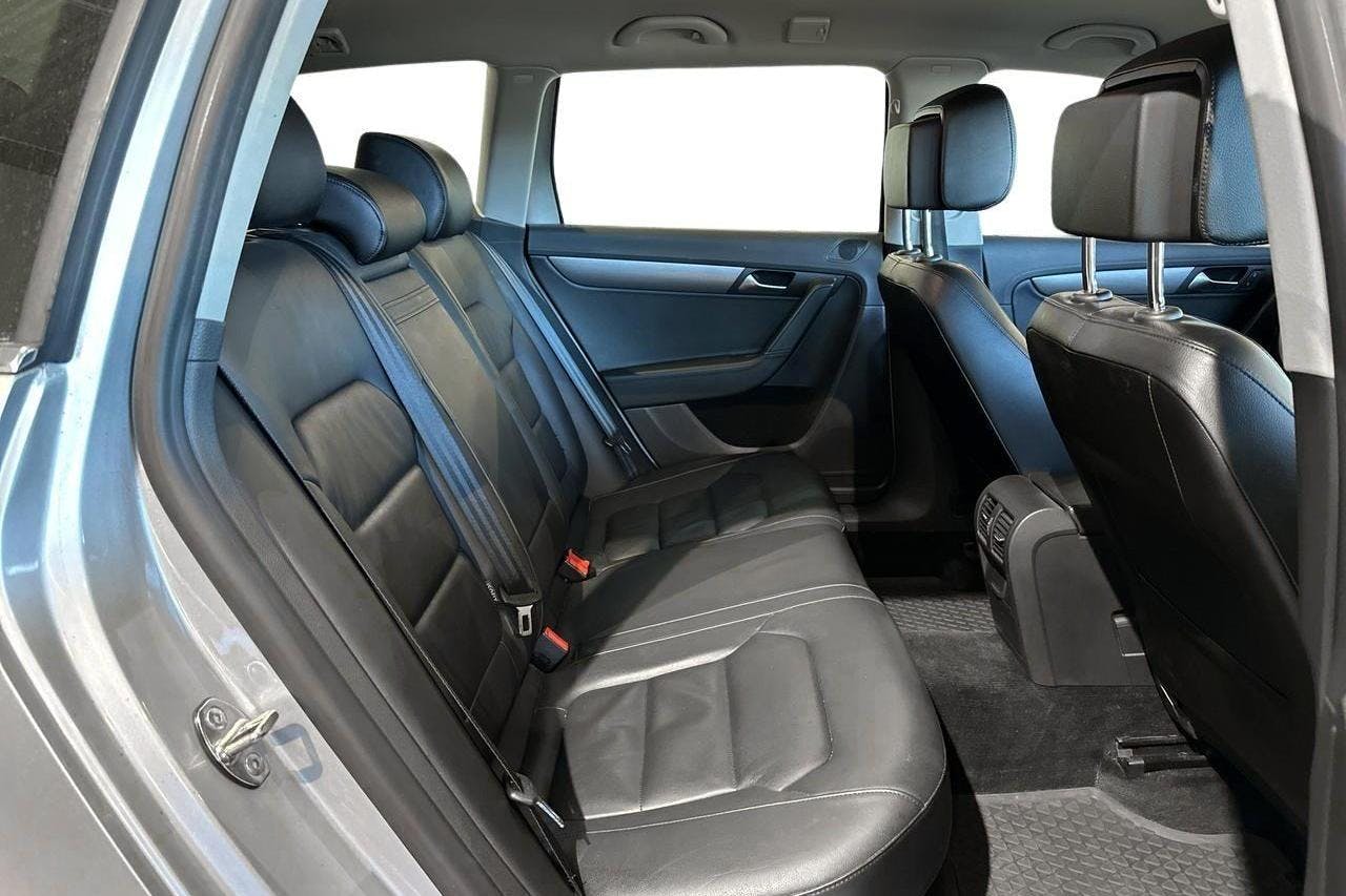 VW Passat 1.4 TSI EcoFuel Variant (150hk) - 13 722 mil - Automat - silver - 2013