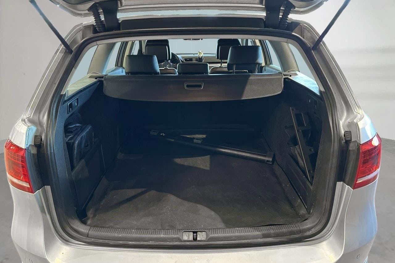 VW Passat 1.4 TSI EcoFuel Variant (150hk) - 13 722 mil - Automat - silver - 2013