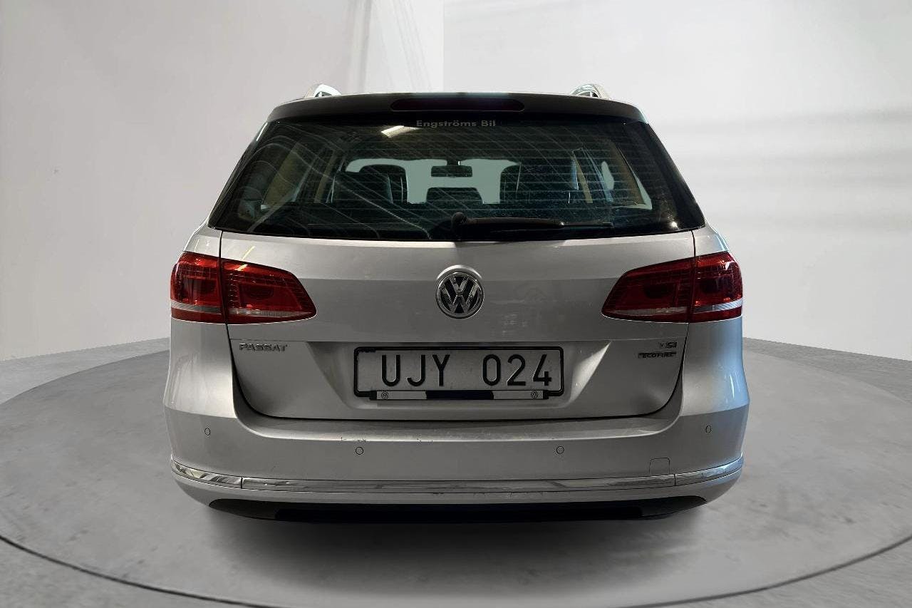 VW Passat 1.4 TSI EcoFuel Variant (150hk) - 13 722 mil - Automat - silver - 2013
