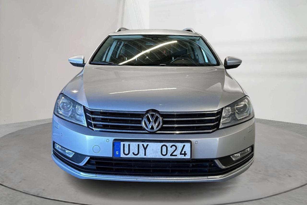 VW Passat 1.4 TSI EcoFuel Variant (150hk) - 13 722 mil - Automat - silver - 2013