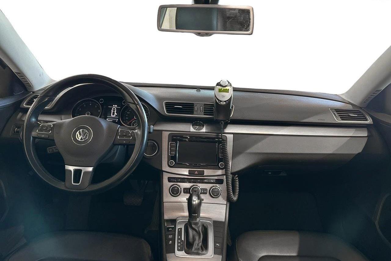VW Passat 1.4 TSI EcoFuel Variant (150hk) - 13 722 mil - Automat - silver - 2013