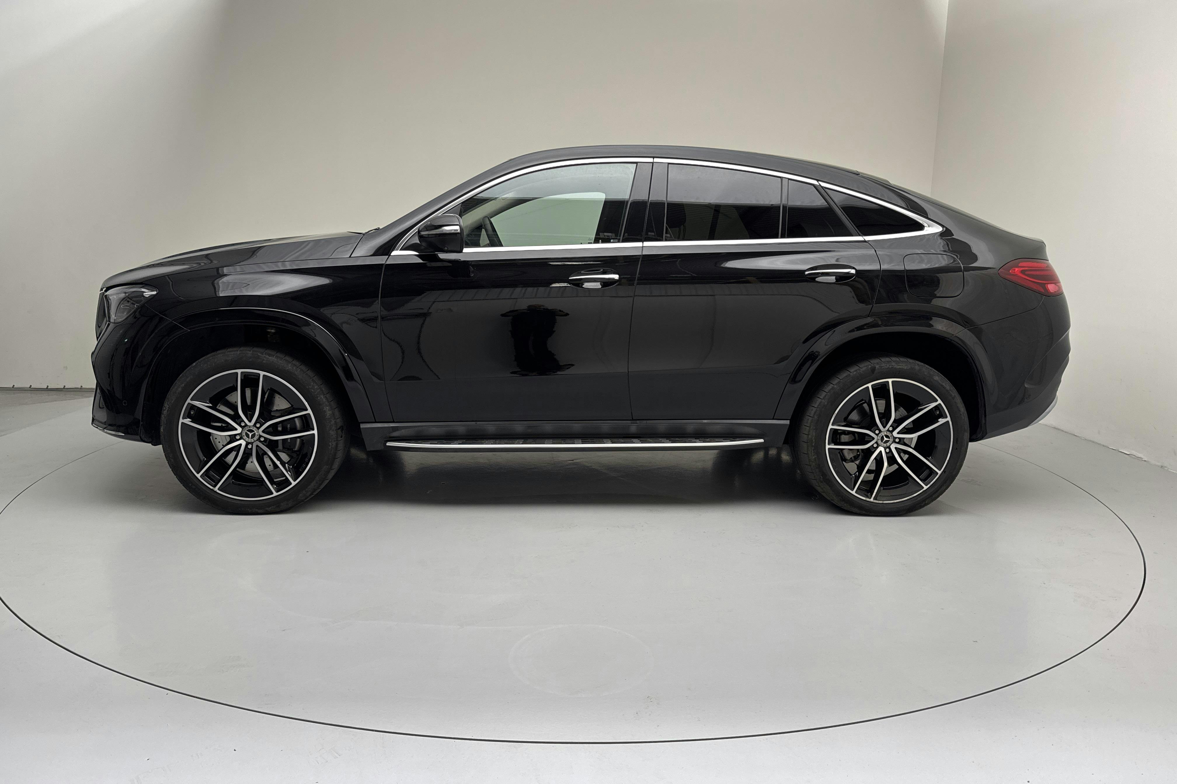 Esitlusfoto 2 aadressil 19: Mercedes GLE 350 de 4MATIC Coupé C167 (333hk) - 18 480 km - Automaatne - must - 2024