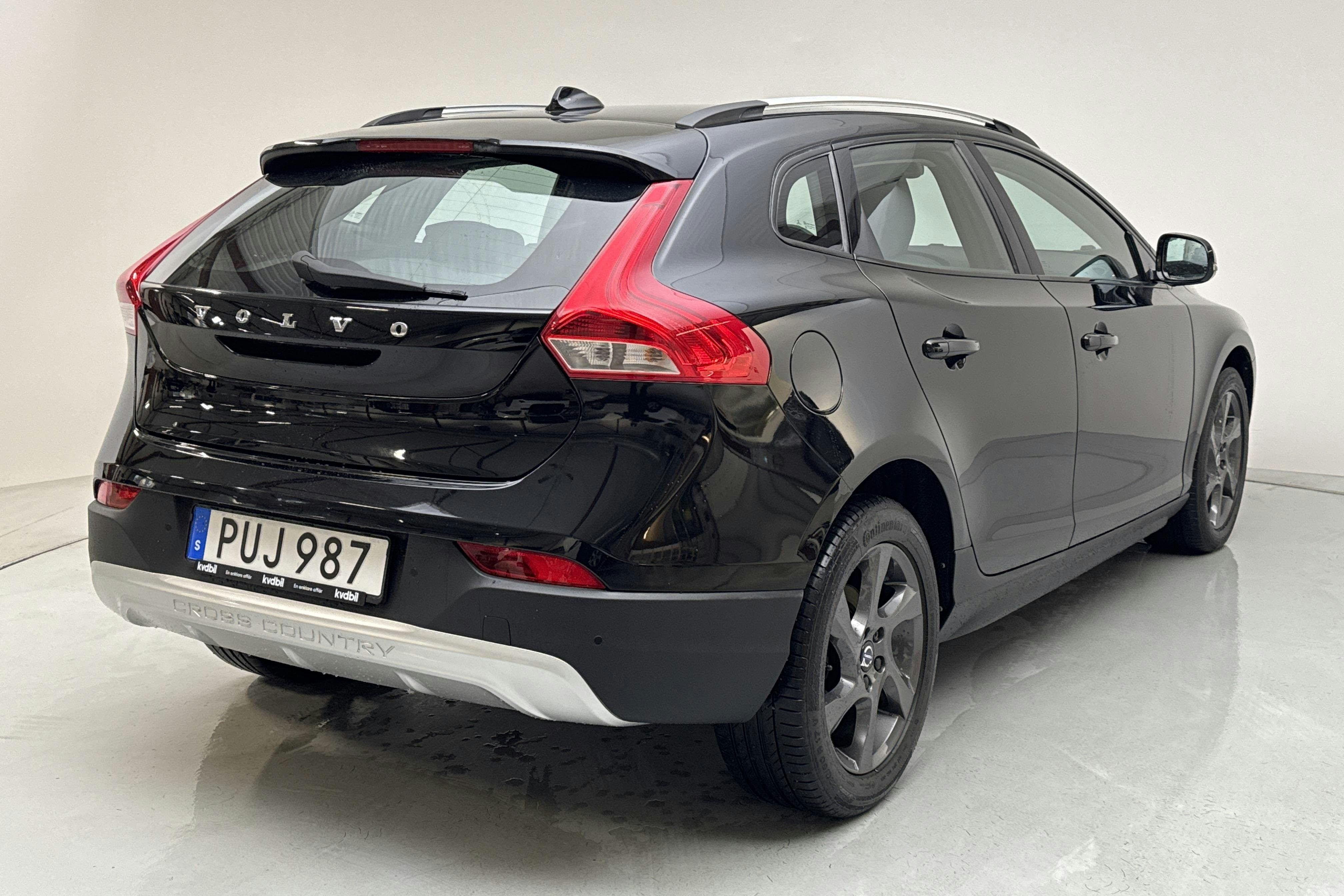 Volvo V40 Cross Country D2 (115hk) - 42 490 km - Automatic - black - 2015