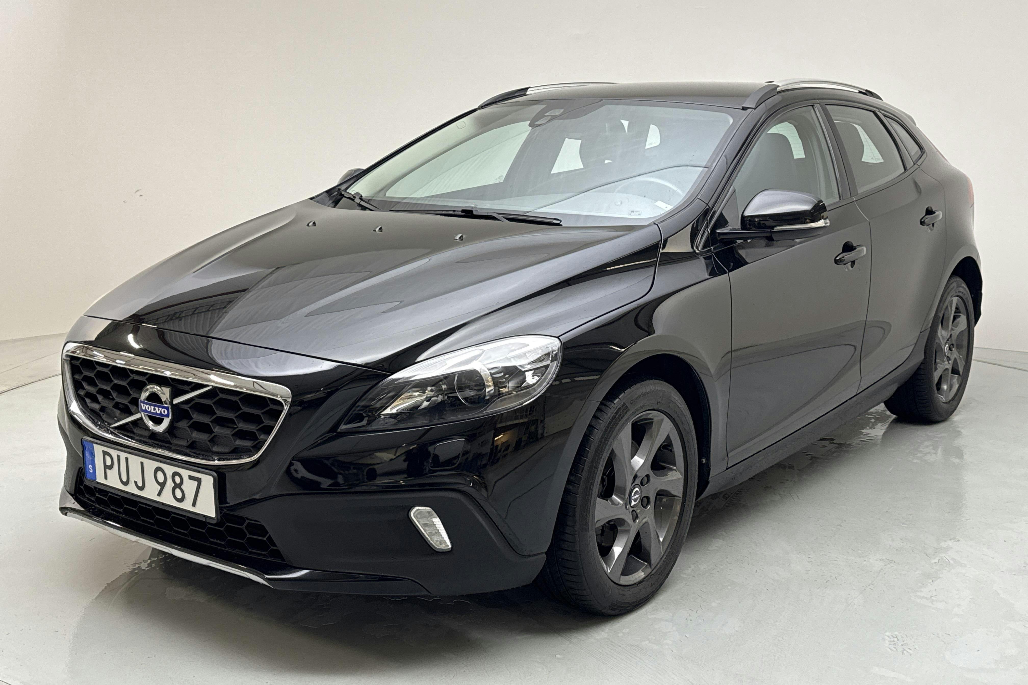 Volvo V40 Cross Country D2 (115hk) - 42 490 km - Automatic - black - 2015