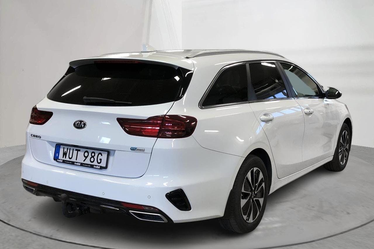 KIA Ceed 1.6 Plug-in Hybrid SW (141hk) - 13 231 mil - Automat - vit - 2021