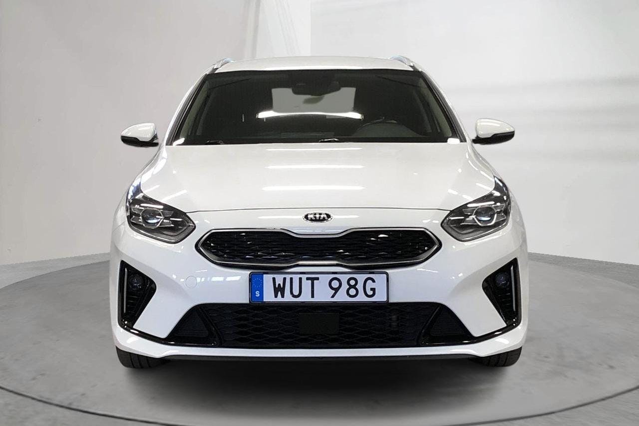 KIA Ceed 1.6 Plug-in Hybrid SW (141hk) - 13 231 mil - Automat - vit - 2021