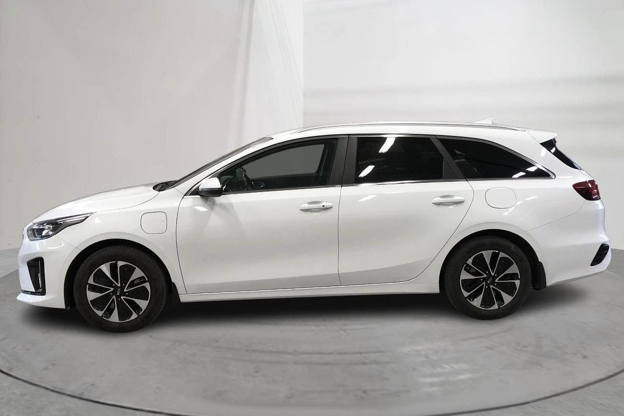 KIA Ceed 1.6 Plug-in Hybrid SW (141hk) - 13 231 mil - Automat - vit - 2021