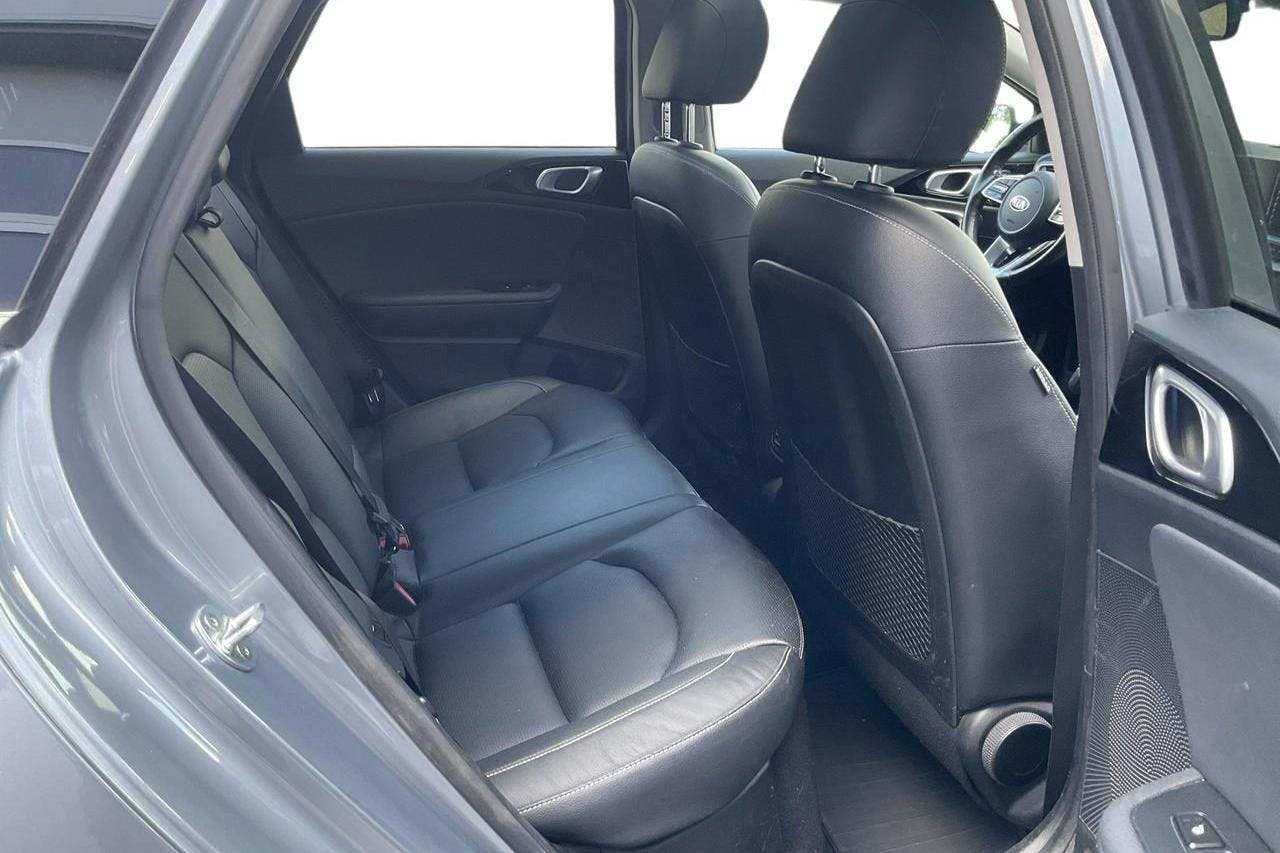 KIA Ceed 1.6 Plug-in Hybrid SW (141hk) - 18 078 mil - Automat - grå - 2020