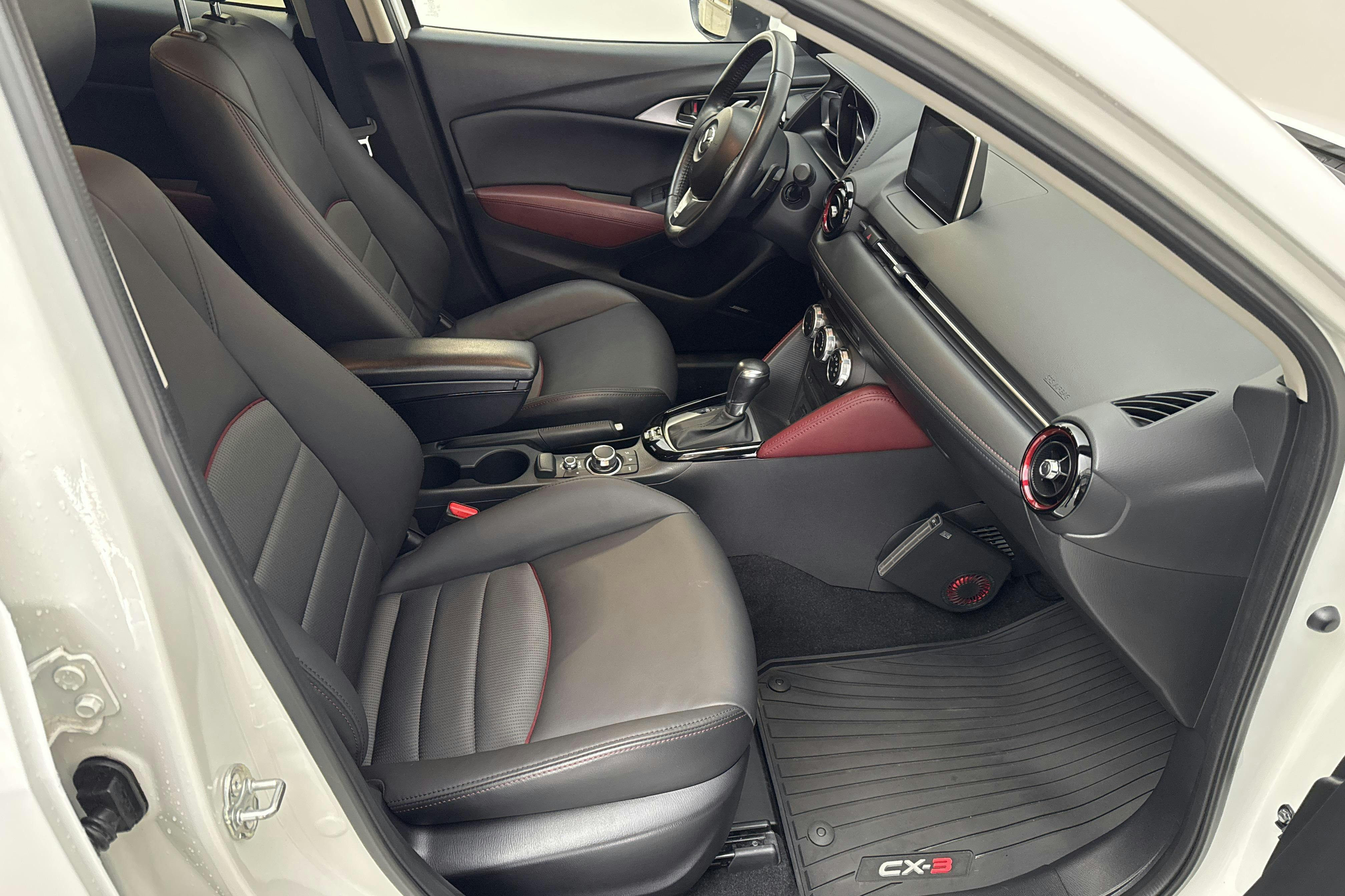Mazda CX-3 2.0 AWD (150hk) - 1 789 mil - Automat - vit - 2016
