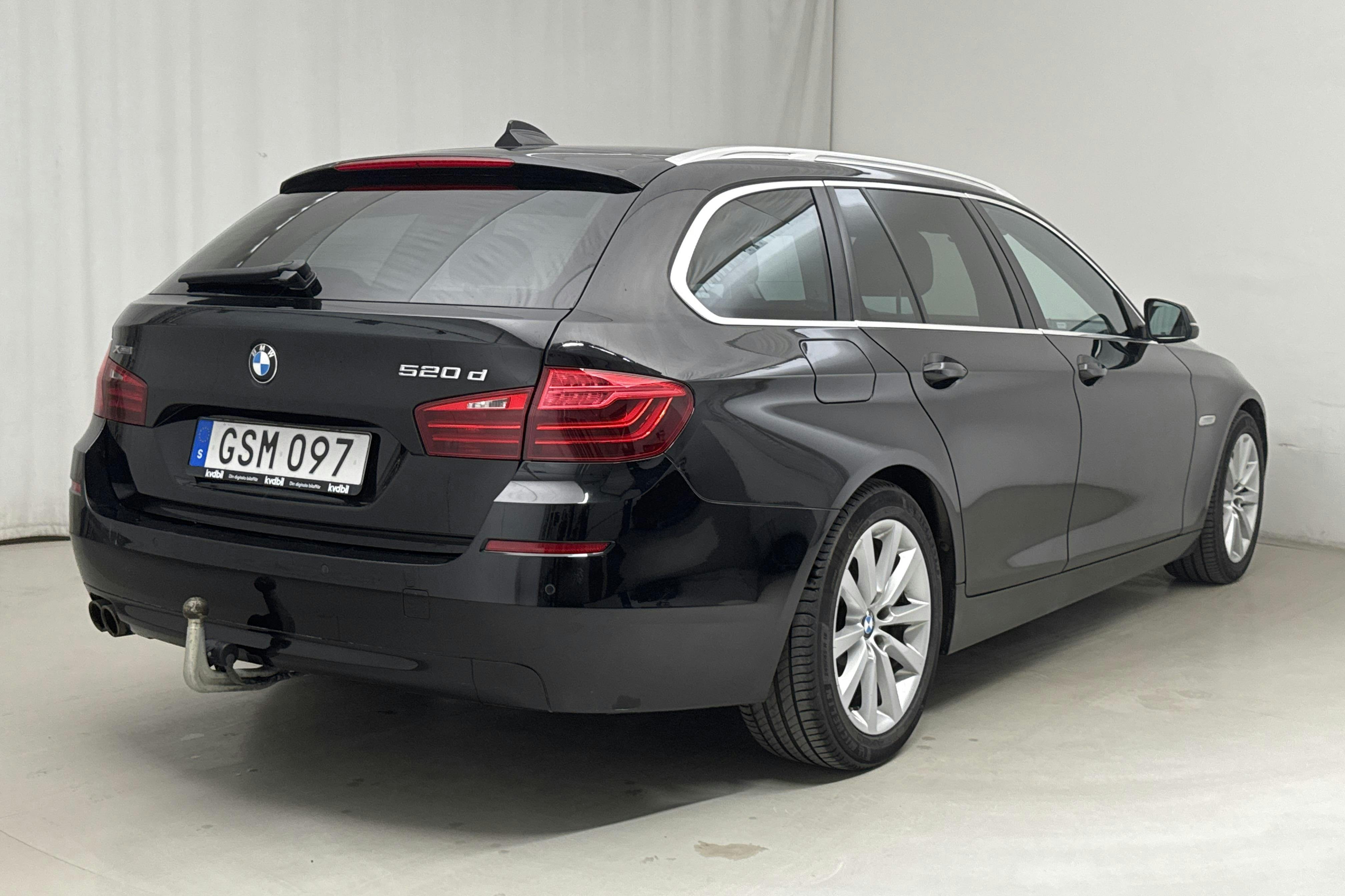 BMW 520d xDrive Touring, F11 (190hk) - 10 668 mil - Automat - svart - 2017