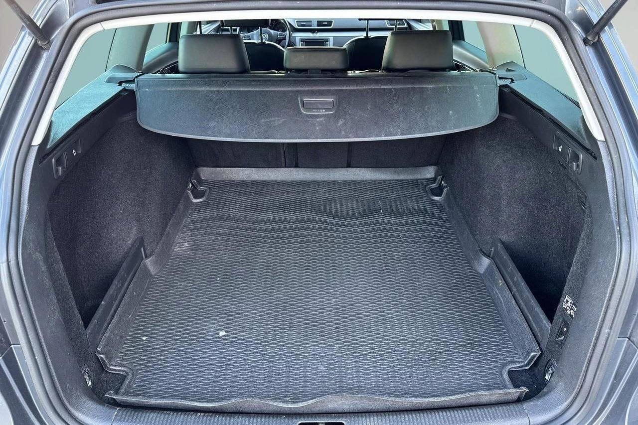 VW Passat 1.4 TSI EcoFuel Variant (150hk) - 23 735 mil - Automat - Light Grey - 2013