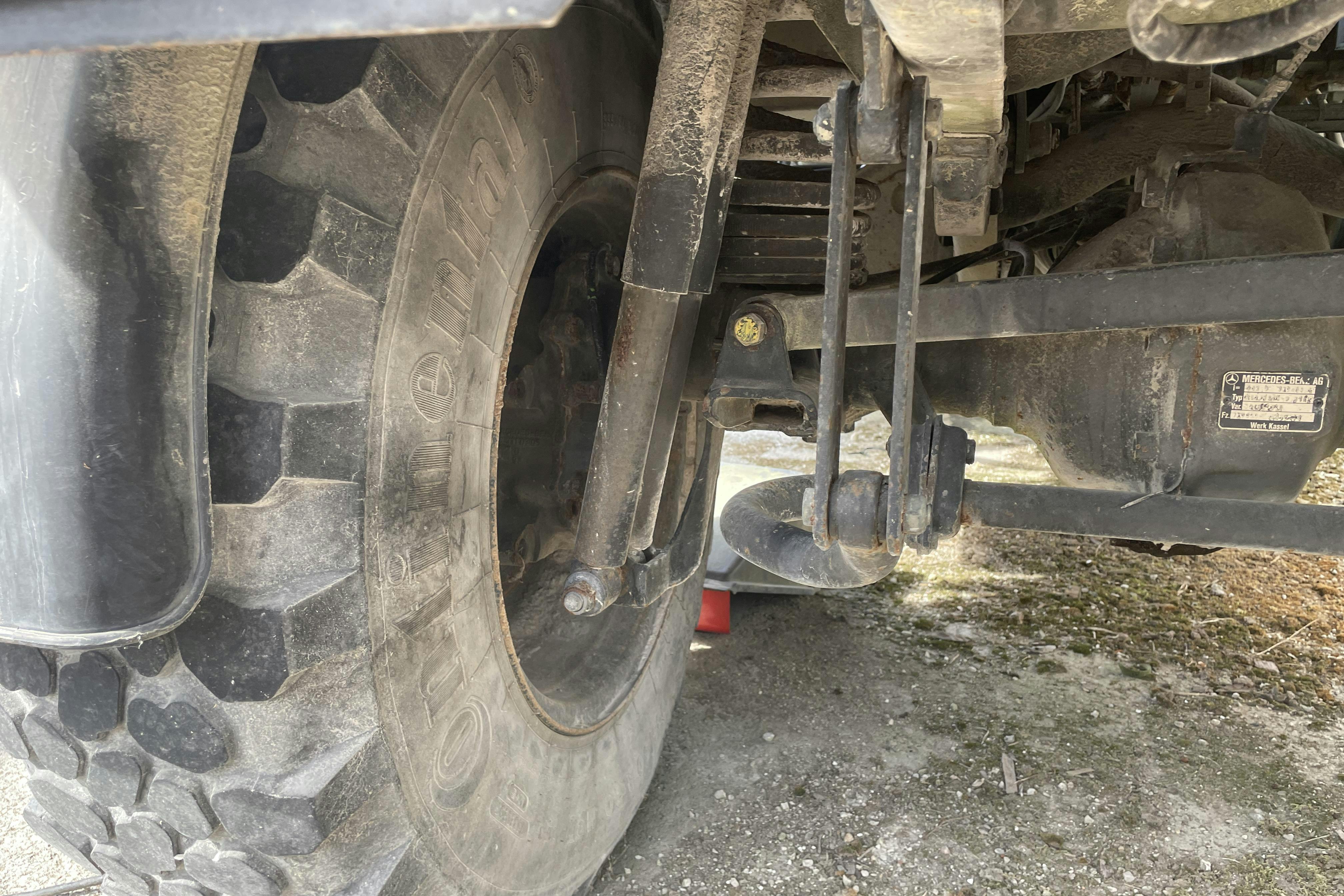 UNIMOG U100L - 248 537 km - Manuell - vit - 1996