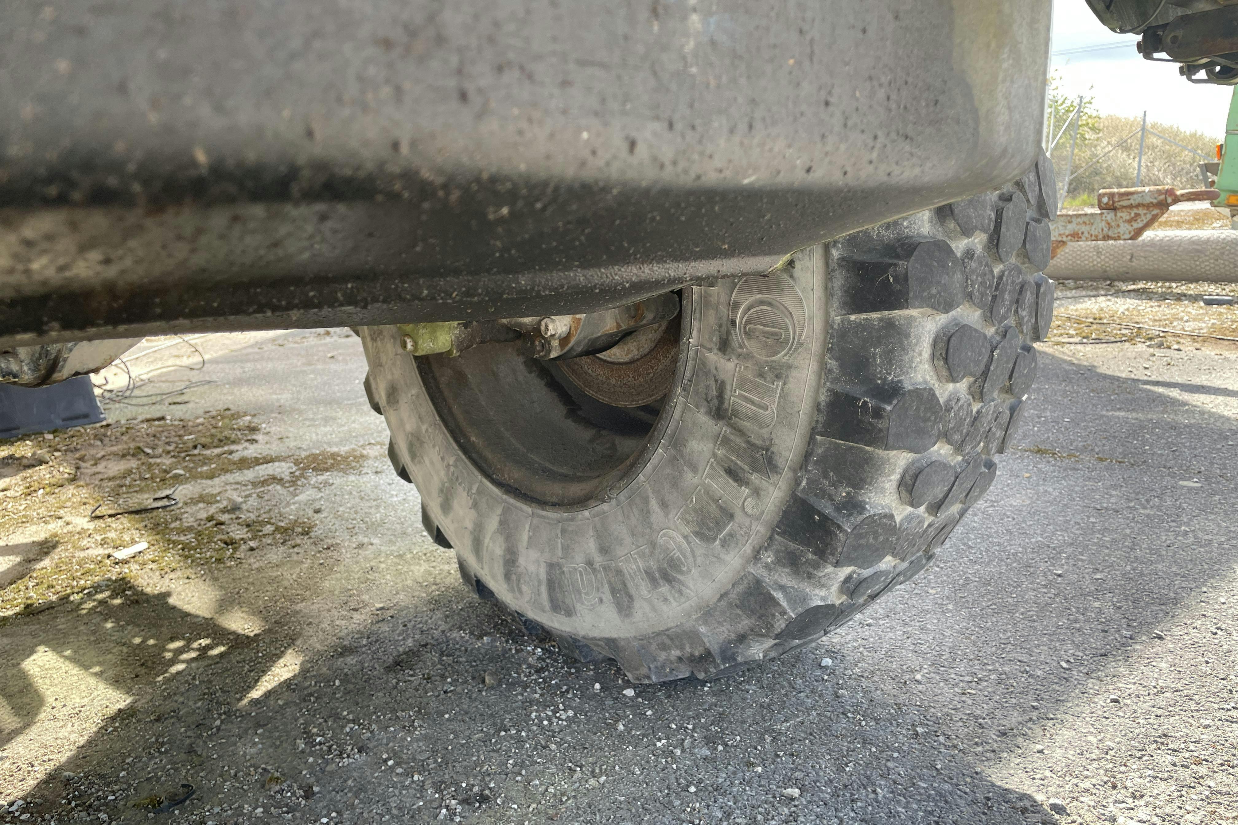 UNIMOG U100L - 248 537 km - Manuell - vit - 1996
