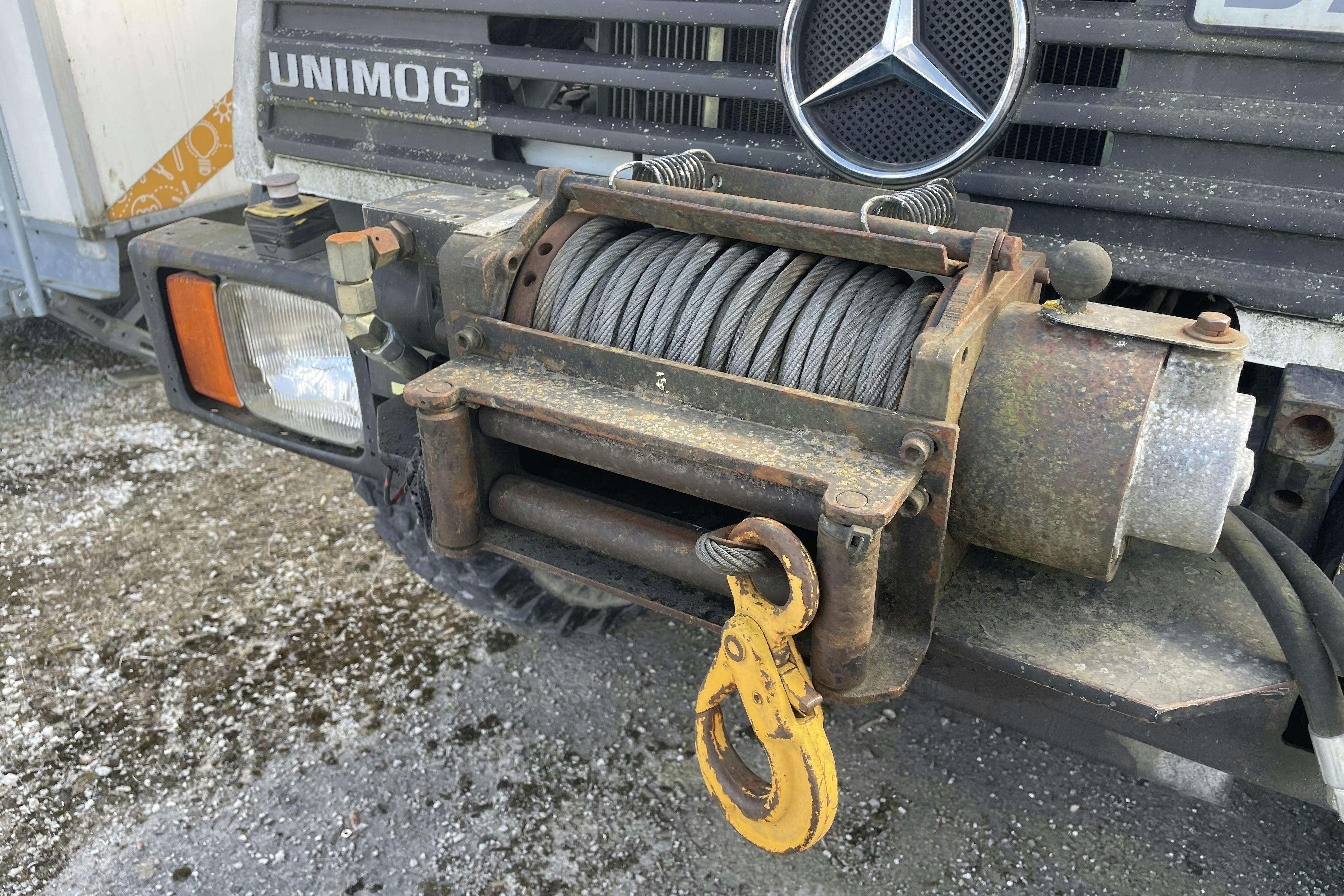 UNIMOG U100L - 248 537 km - Manuell - vit - 1996