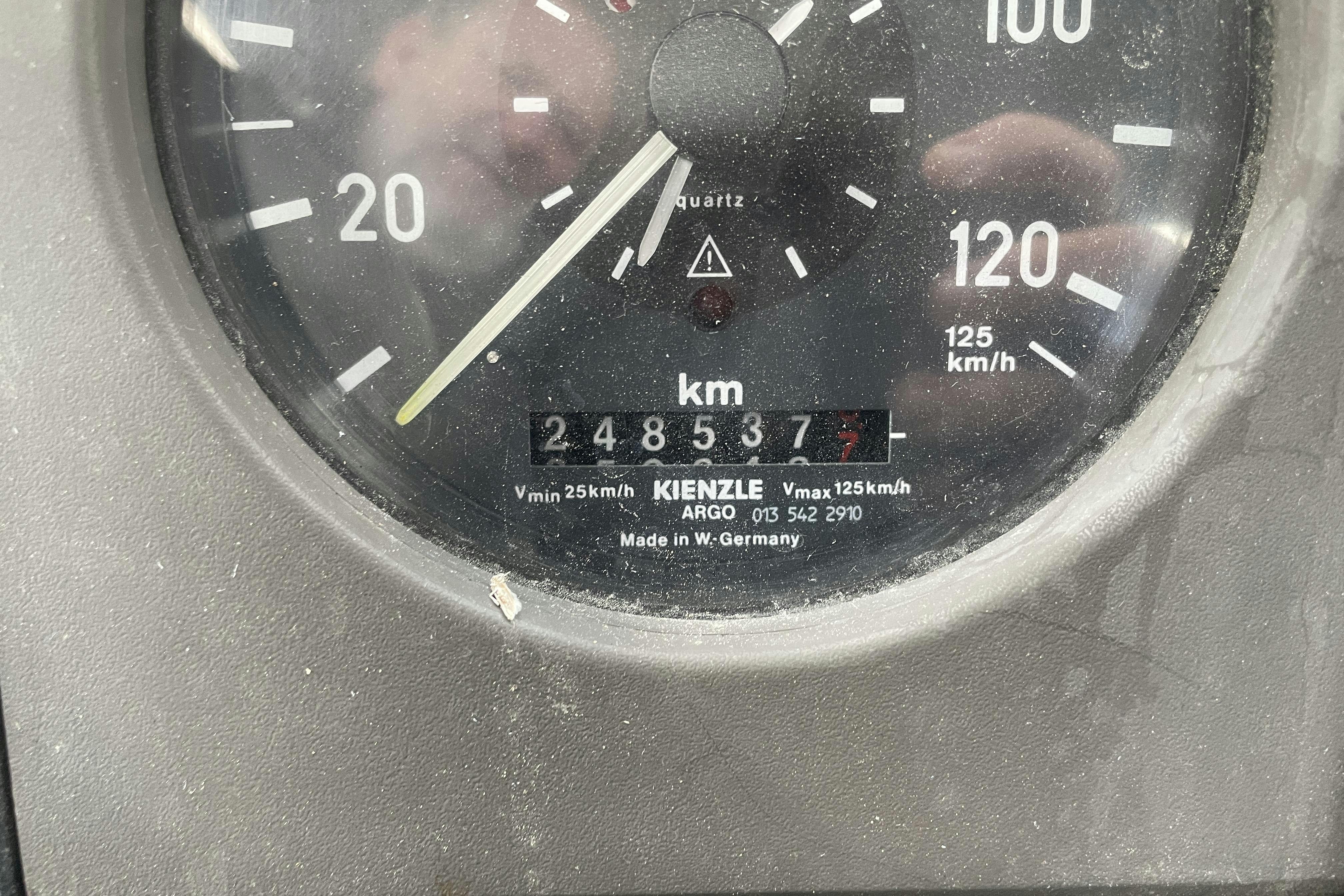 UNIMOG U100L - 248 537 km - Manuell - vit - 1996