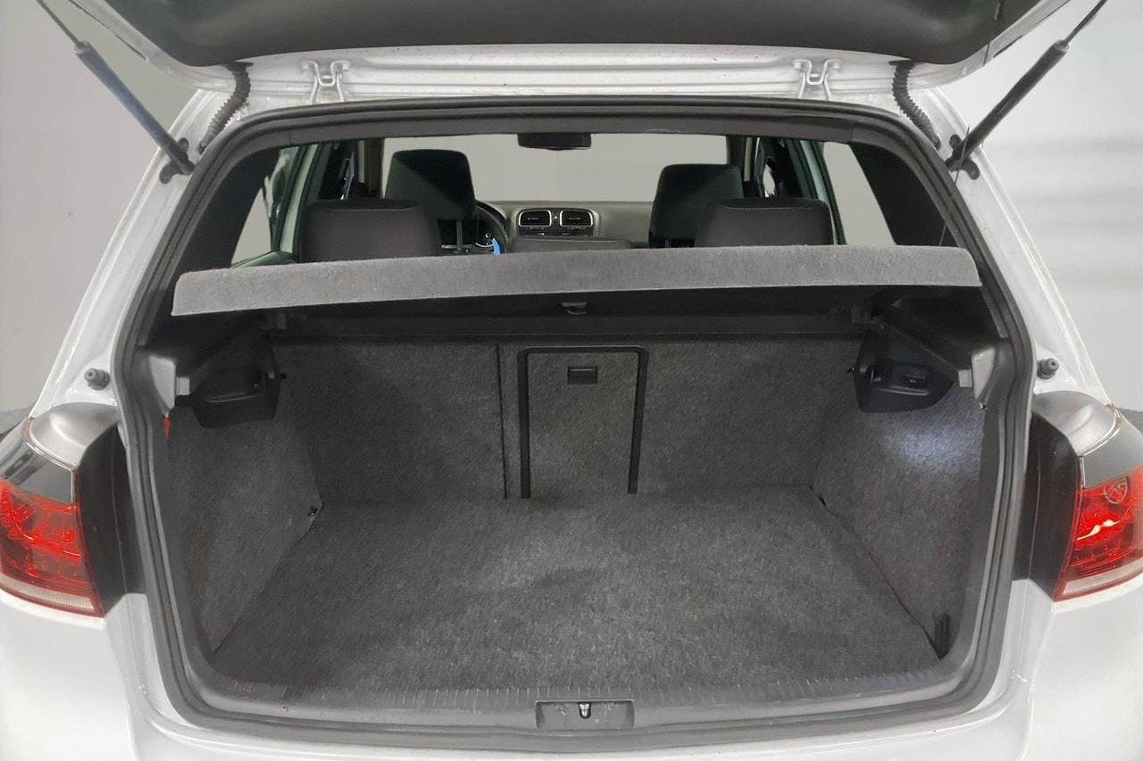 VW Golf R VI 4-MOTION 5dr (270hk) - 17 187 mil - Automat - vit - 2010