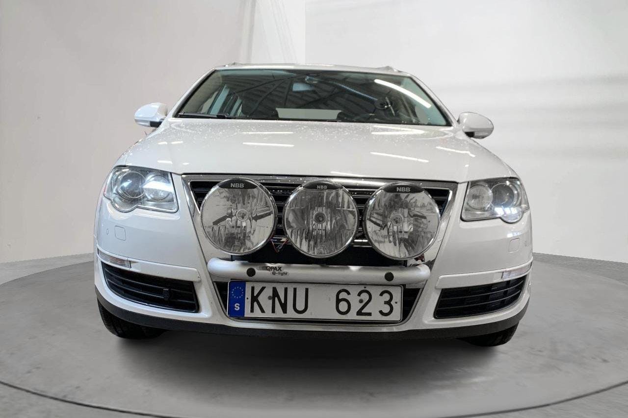VW Passat 2.0 TDI Variant 4-Motion (140hk) - 19 829 mil - Manuell - vit - 2010