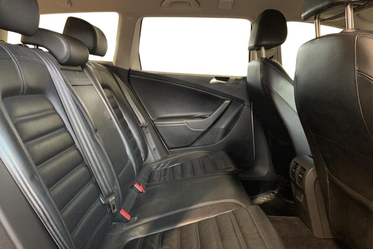 VW Passat 2.0 TDI Variant 4-Motion (140hk) - 19 829 mil - Manuell - vit - 2010